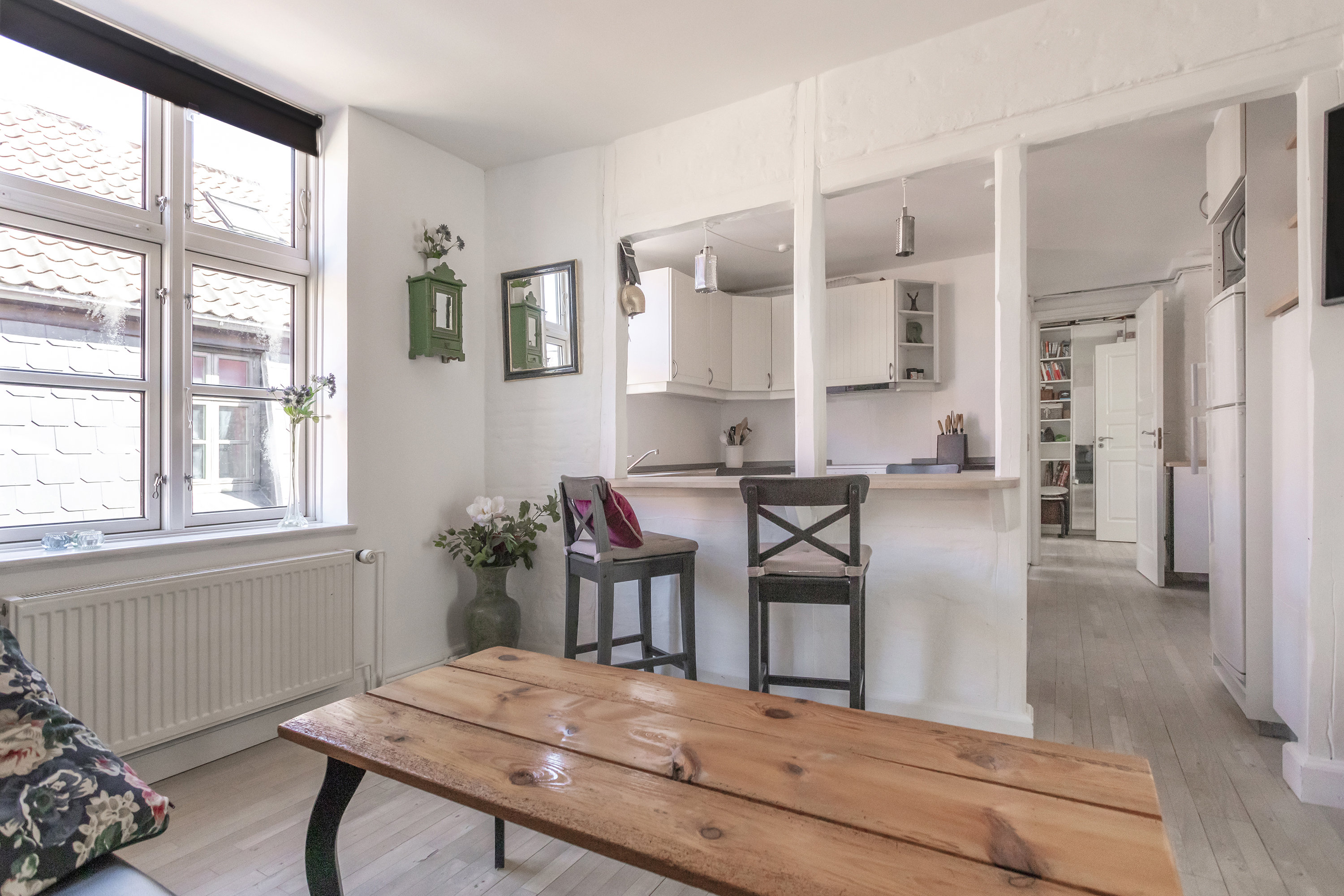 Fremhævet stue billede i fuldskærmstilstand. Billede af Kirkegårdsvej 15, st.., 2300 København S