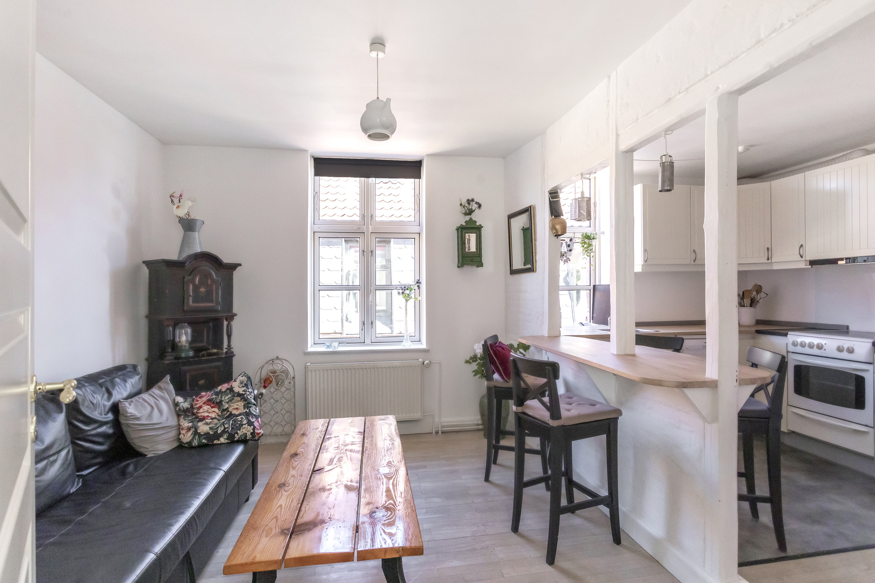 Fremhævet værelse billede i fuldskærmstilstand. Billede af Kirkegårdsvej 15, st.., 2300 København S