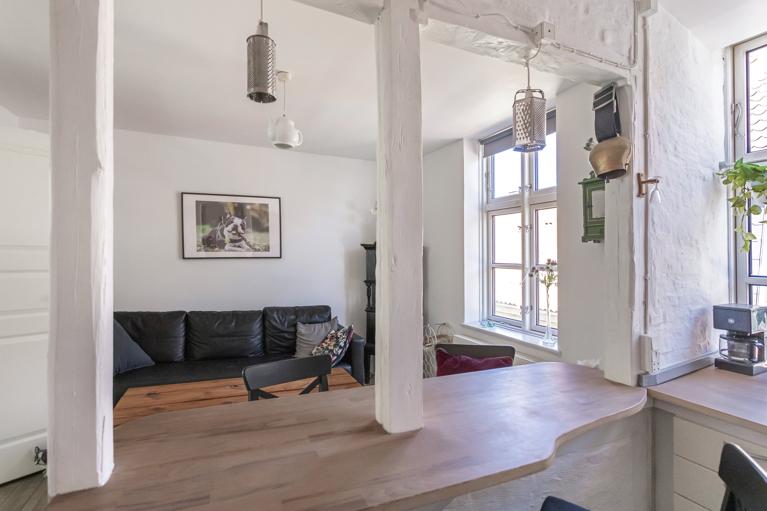 Fremhævet stue billede i fuldskærmstilstand. Billede af Kirkegårdsvej 15, st.., 2300 København S