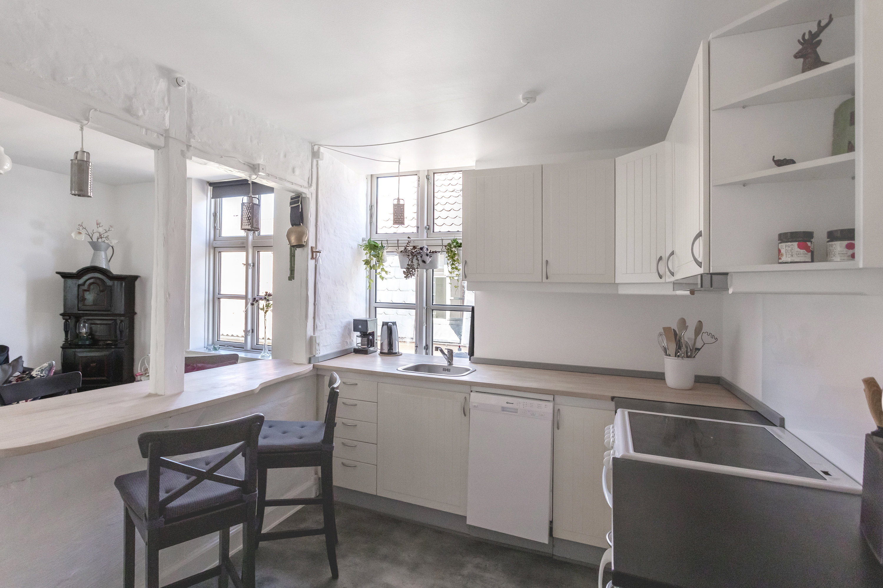 Fremhævet køkken billede i fuldskærmstilstand. Billede af Kirkegårdsvej 15, st.., 2300 København S