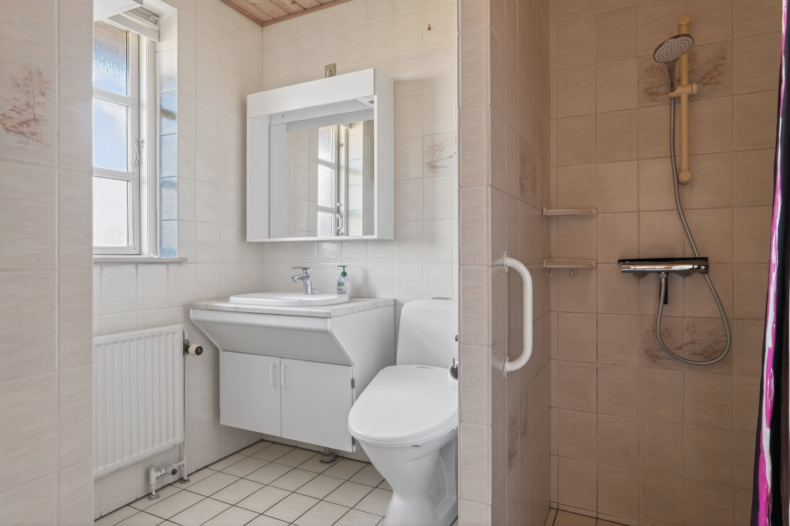 Fremhævet badeværelse billede i fuldskærmstilstand. Billede af Enøvej 47A, 4500 Nykøbing Sj