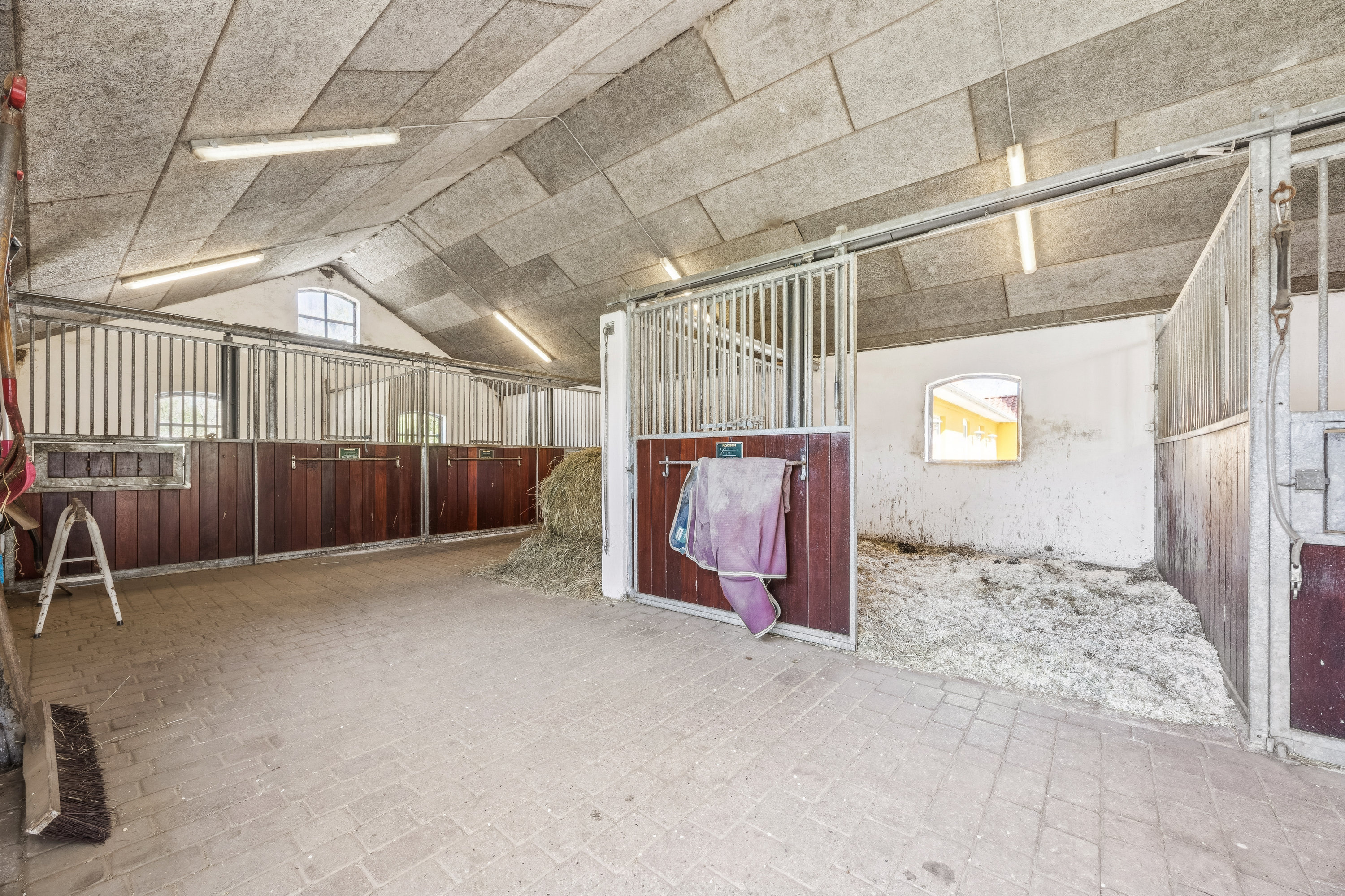 Fremhævet stald billede i fuldskærmstilstand. Billede af Overdrevsvejen 114, Lellinge, 4600 Køge