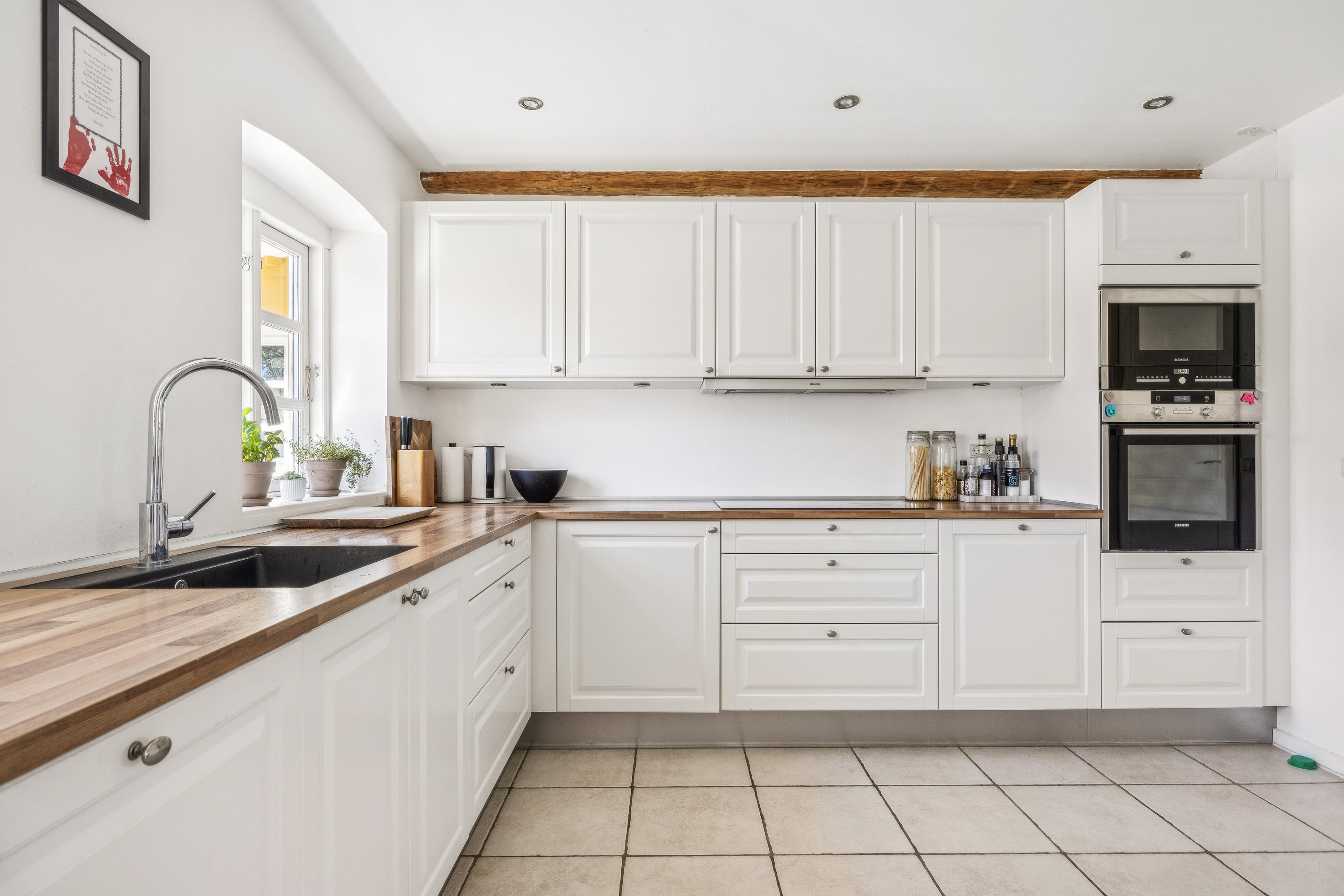 Fremhævet køkken billede i fuldskærmstilstand. Billede af Overdrevsvejen 114, Lellinge, 4600 Køge