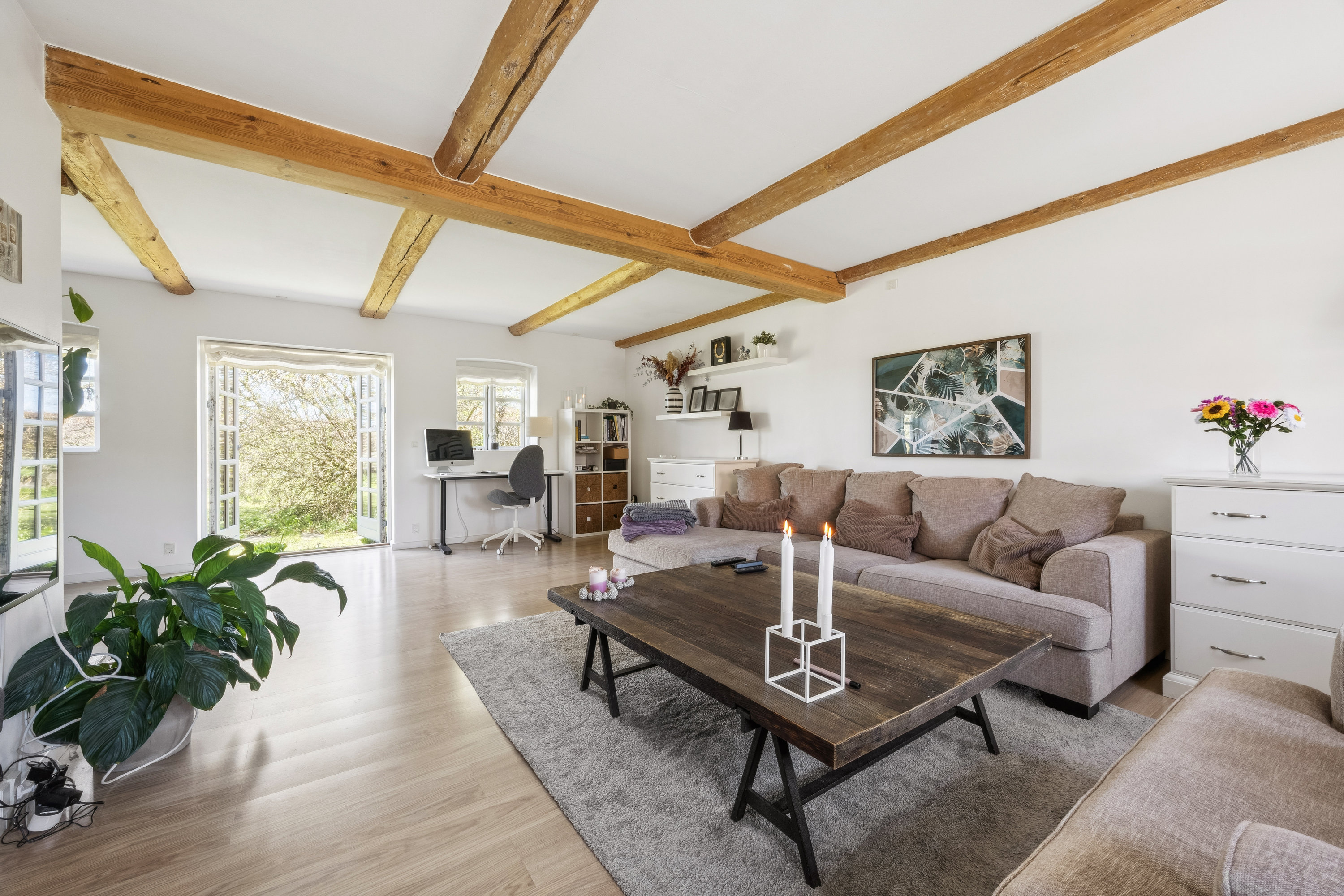 Fremhævet stue billede i fuldskærmstilstand. Billede af Overdrevsvejen 114, Lellinge, 4600 Køge