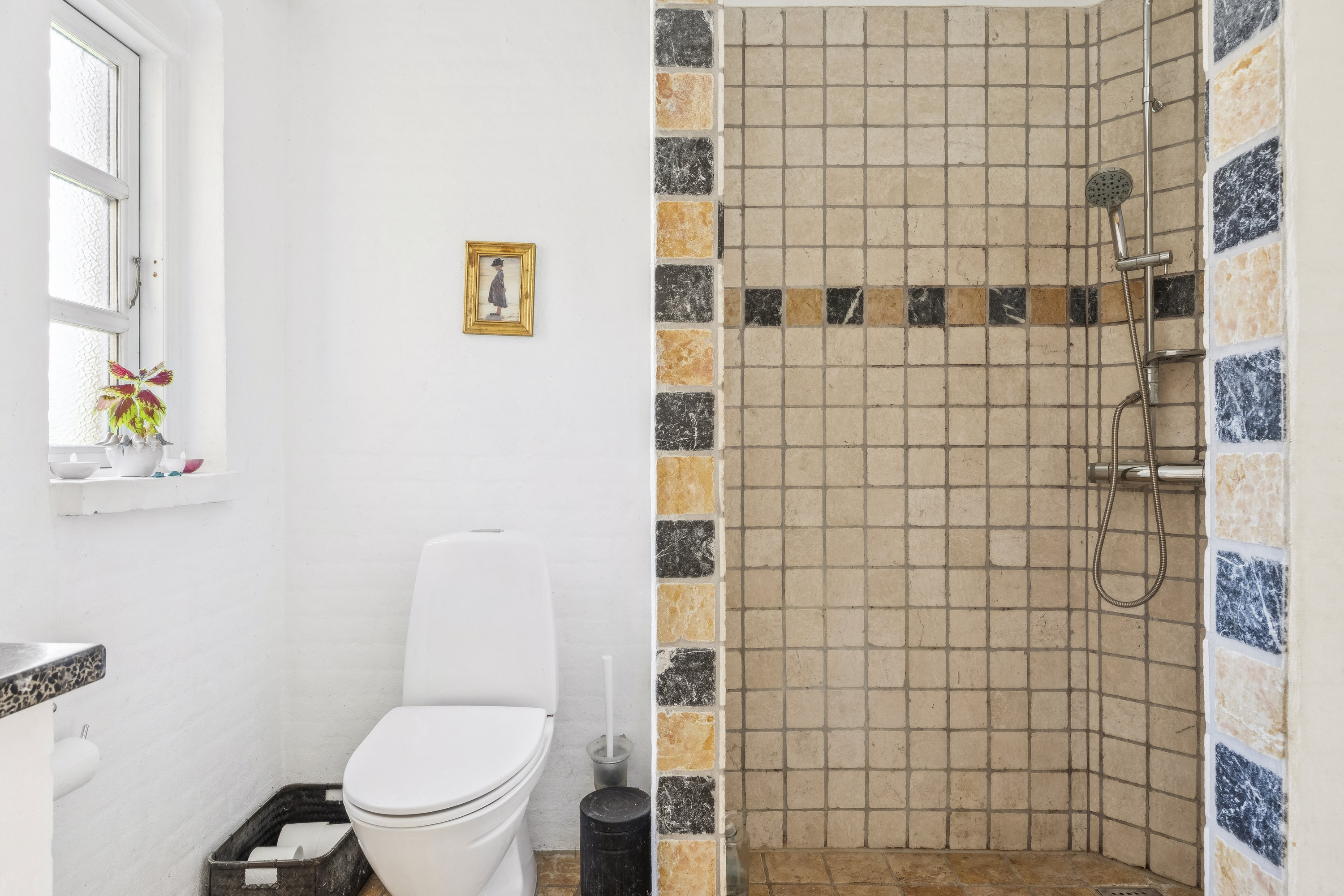 Fremhævet badeværelse billede i fuldskærmstilstand. Billede af Overdrevsvejen 114, Lellinge, 4600 Køge