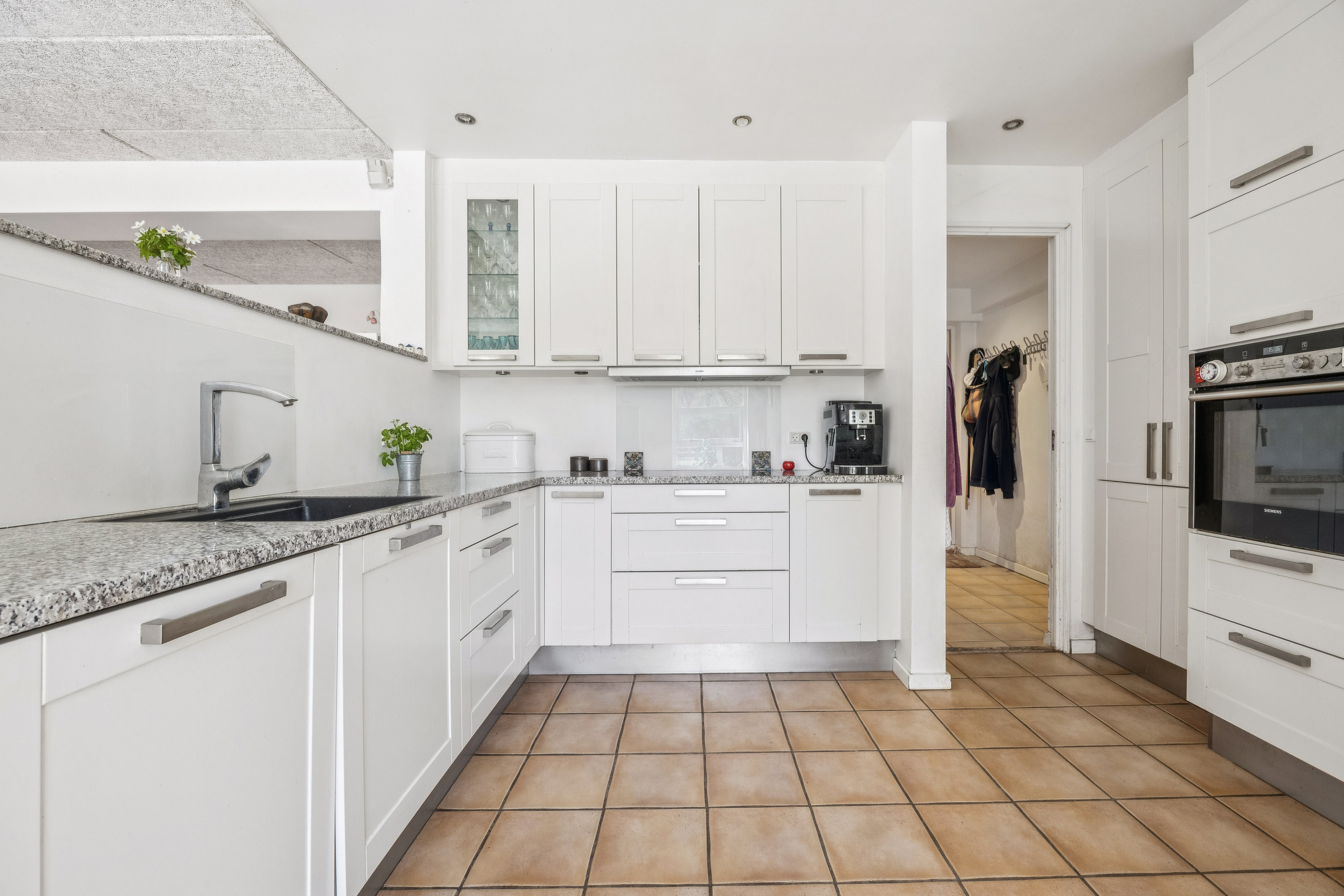 Fremhævet køkken billede i fuldskærmstilstand. Billede af Overdrevsvejen 114, Lellinge, 4600 Køge