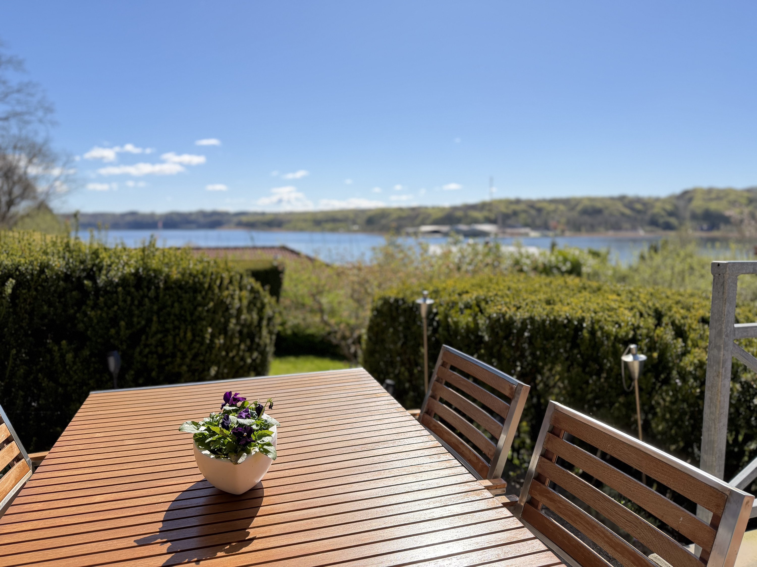 Fremhævet terrasse billede i fuldskærmstilstand. Billede af Fyrbakken 8, 9500 Hobro