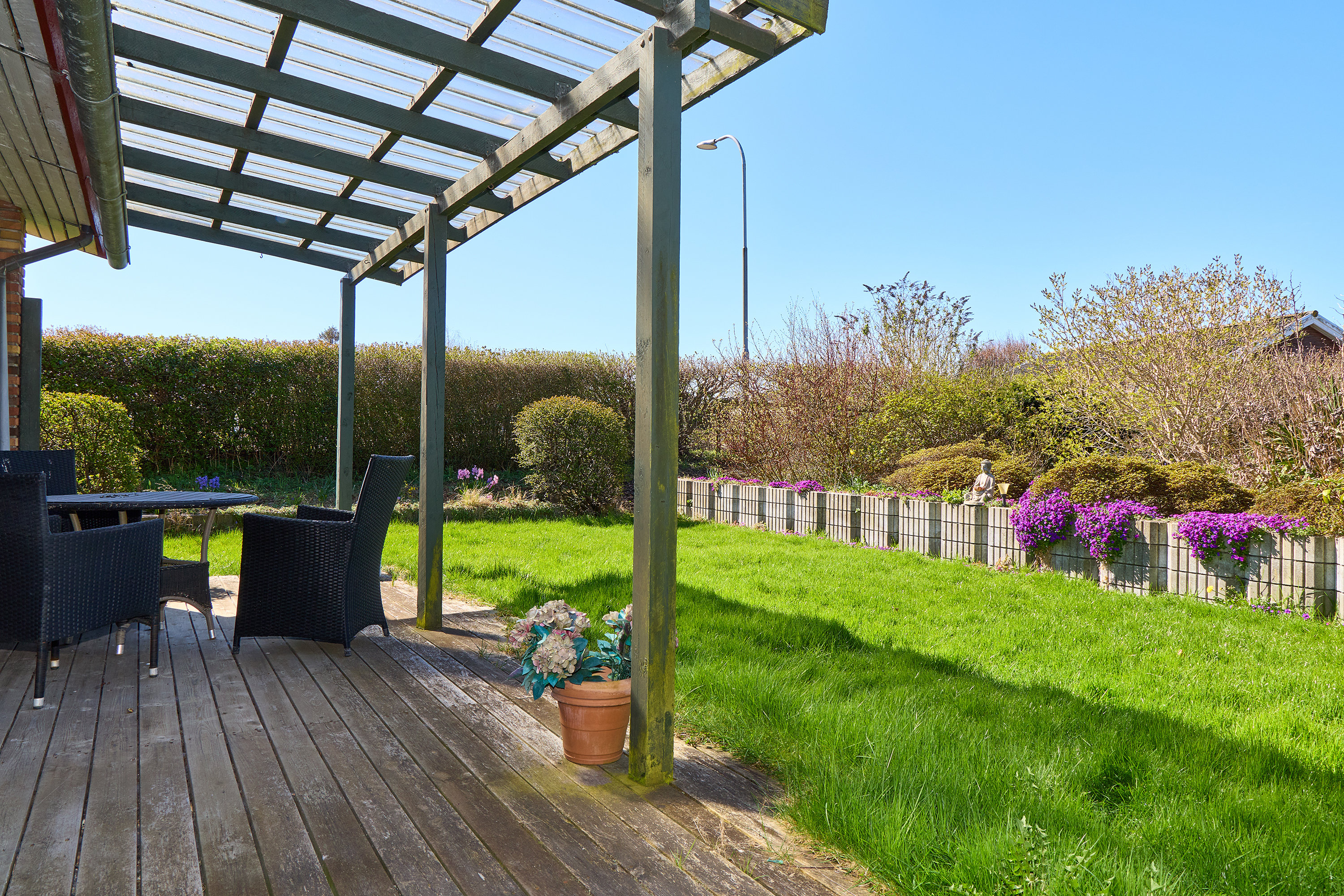 Fremhævet terrasse billede i fuldskærmstilstand. Billede af Rosengården 101, 3250 Gilleleje