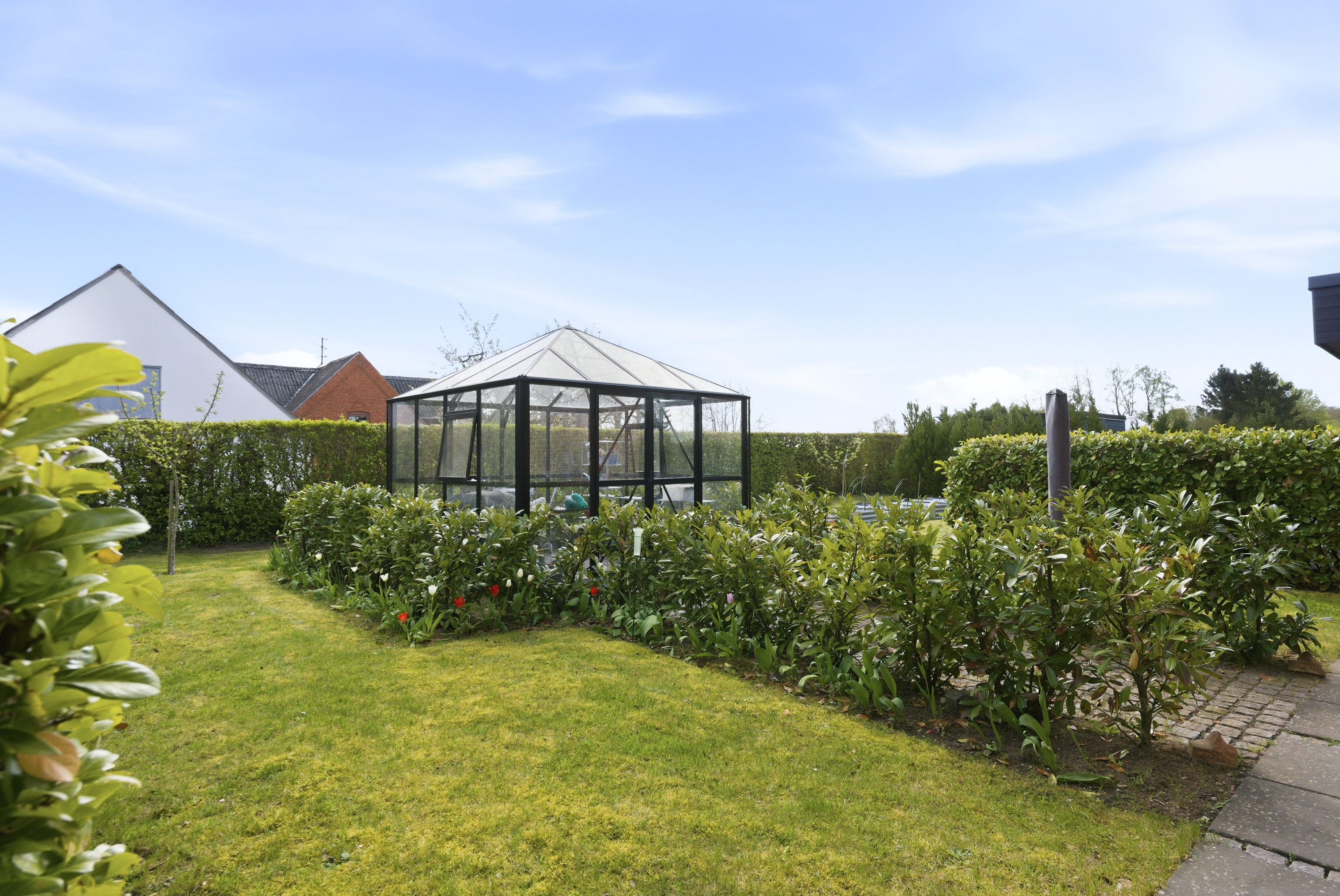 Fremhævet have billede i fuldskærmstilstand. Billede af Overtvedvej 16, Allesø, 5270 Odense N