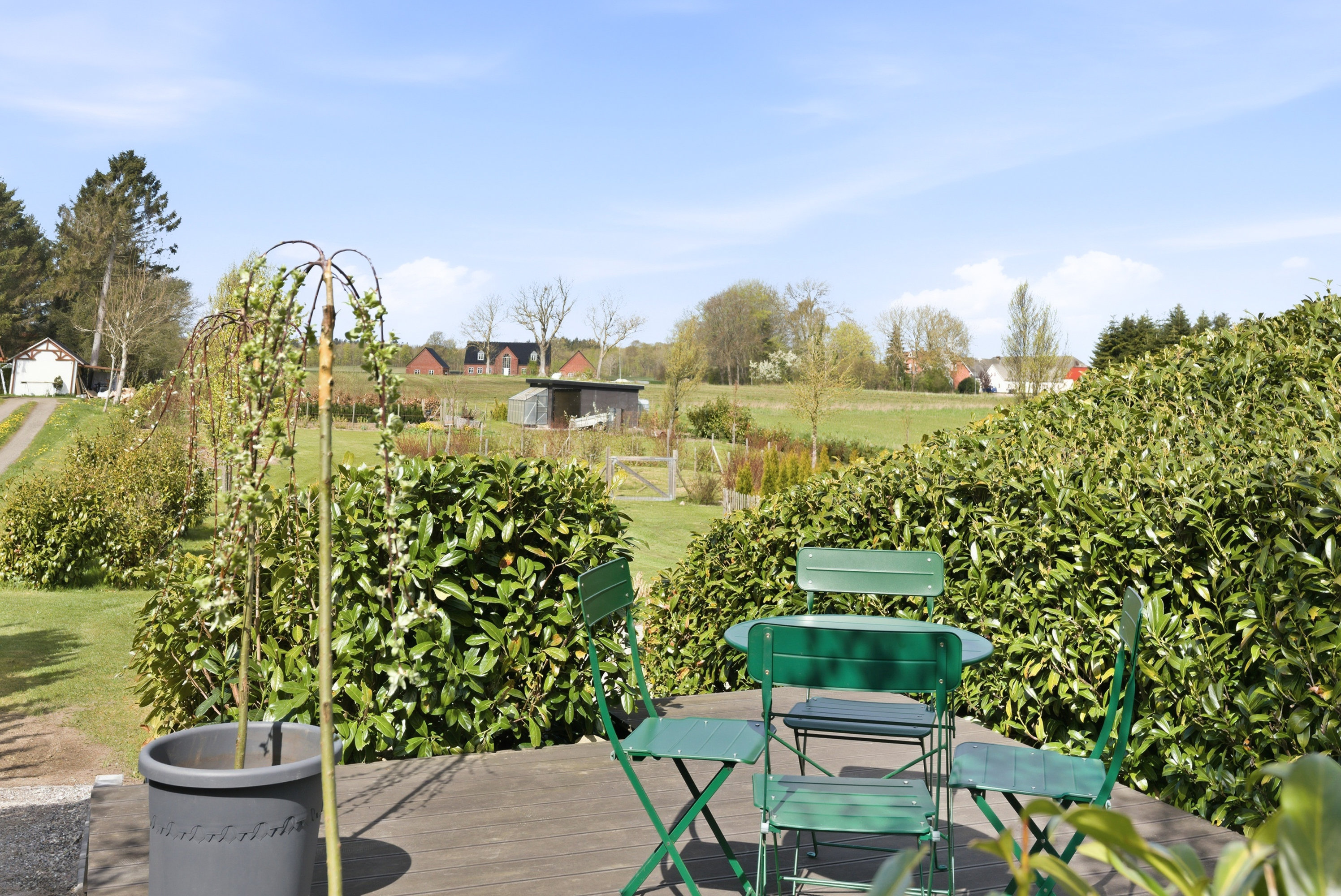 Fremhævet terrasse billede i fuldskærmstilstand. Billede af Overtvedvej 16, Allesø, 5270 Odense N