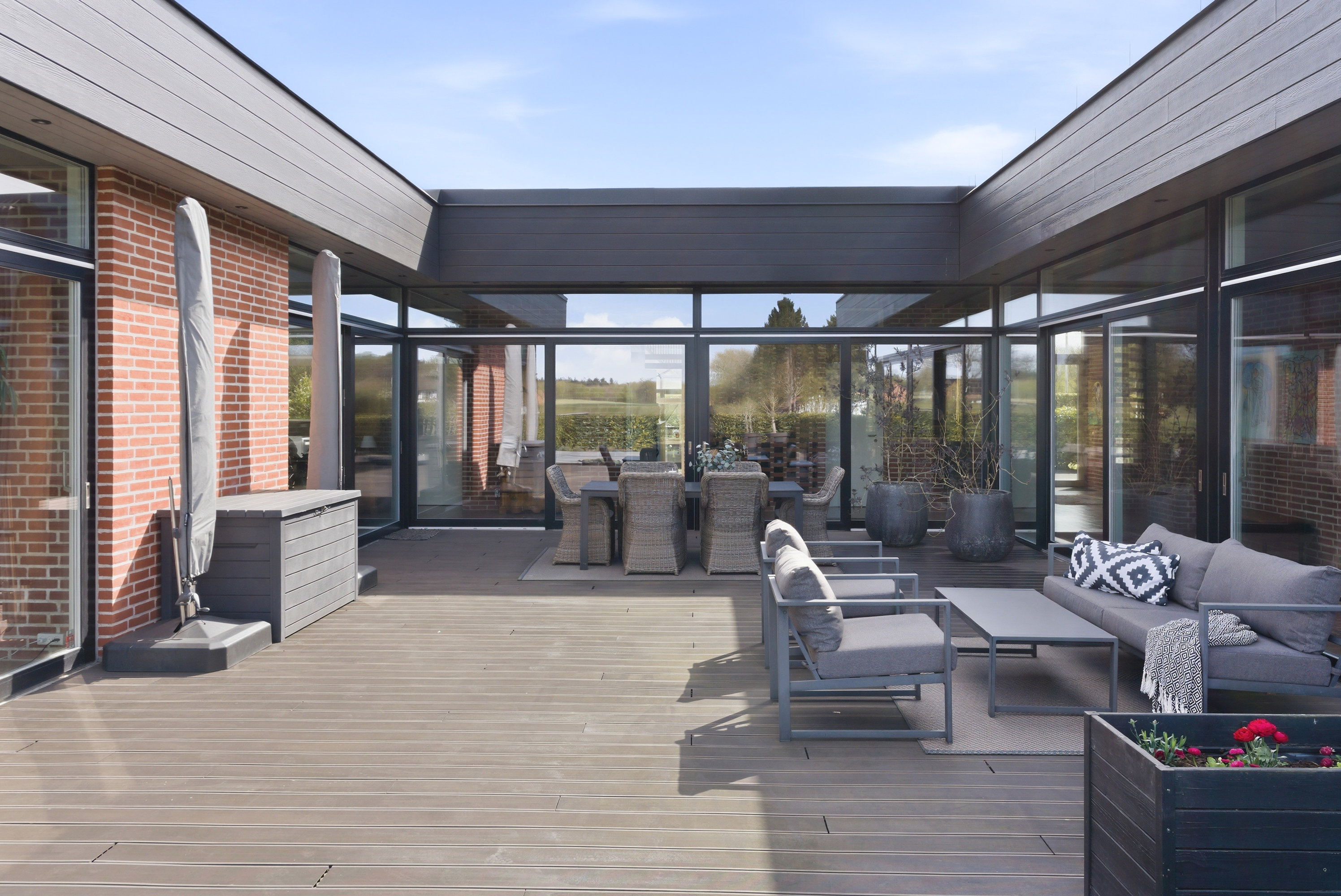 Fremhævet altan billede i fuldskærmstilstand. Billede af Overtvedvej 16, Allesø, 5270 Odense N