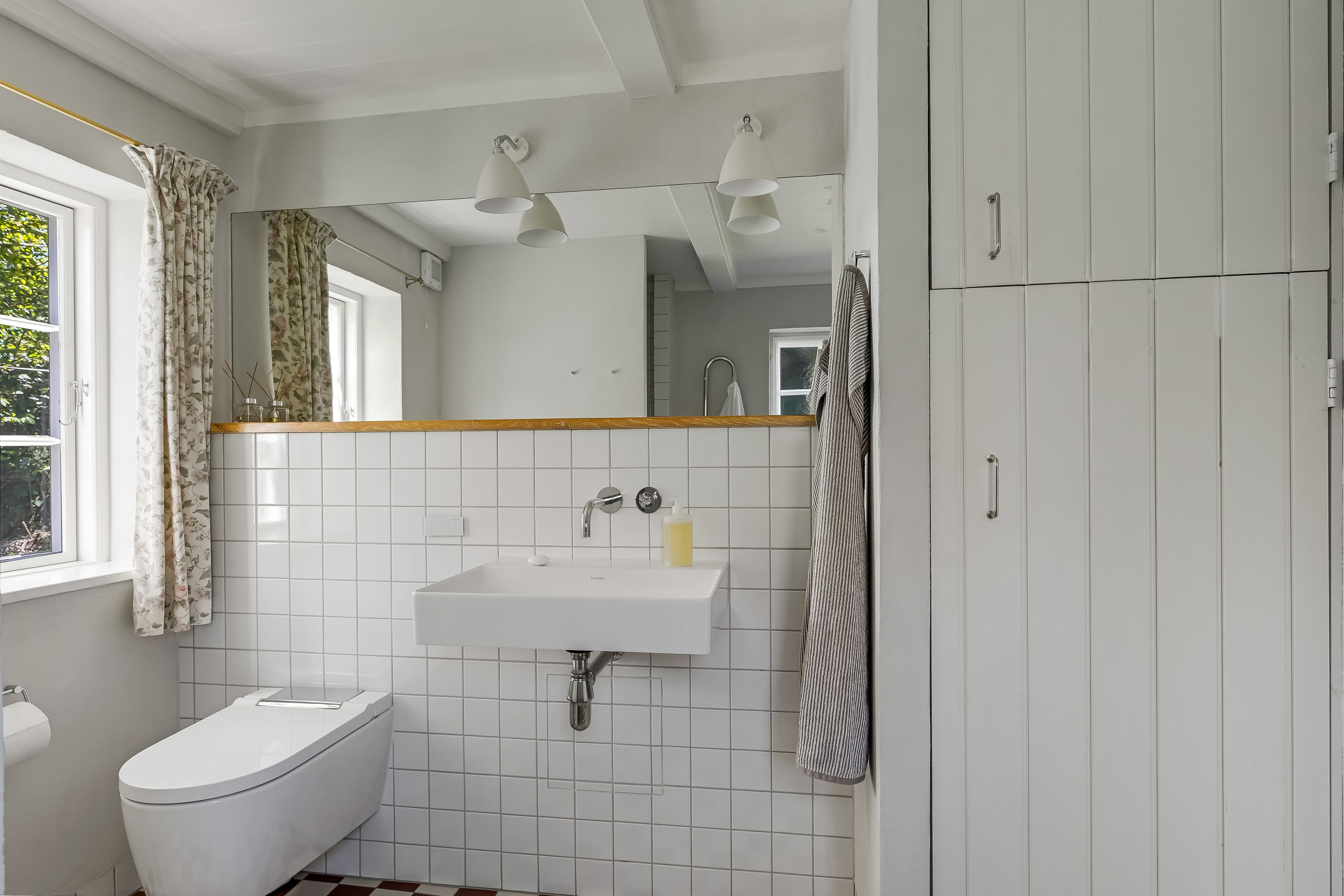 Fremhævet toilet billede i fuldskærmstilstand. Billede af Sønder Land 12, Sønderho, 6720 Fanø