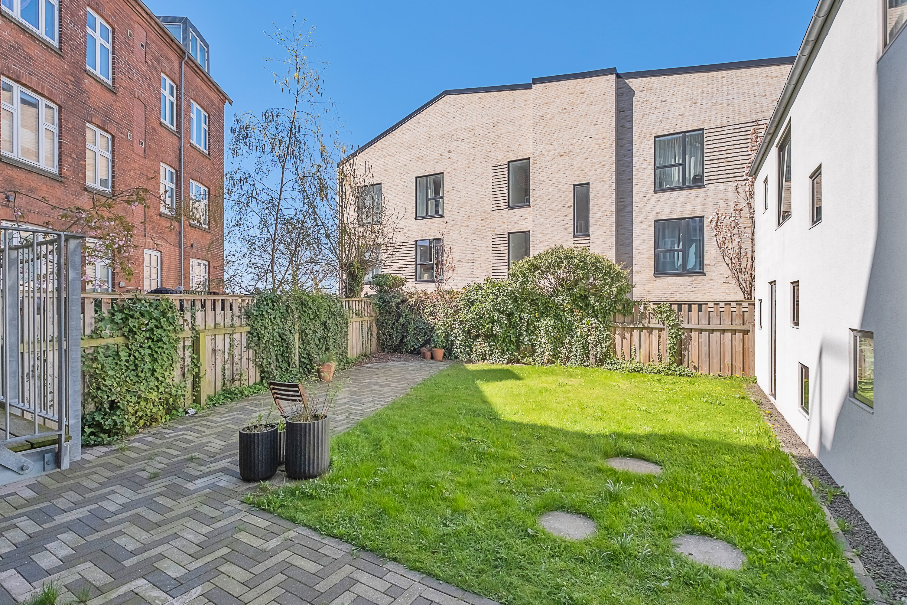 Fremhævet gårdmiljø billede i fuldskærmstilstand. Billede af Valdemarsgade 52, 2. tv., 8000 Aarhus C