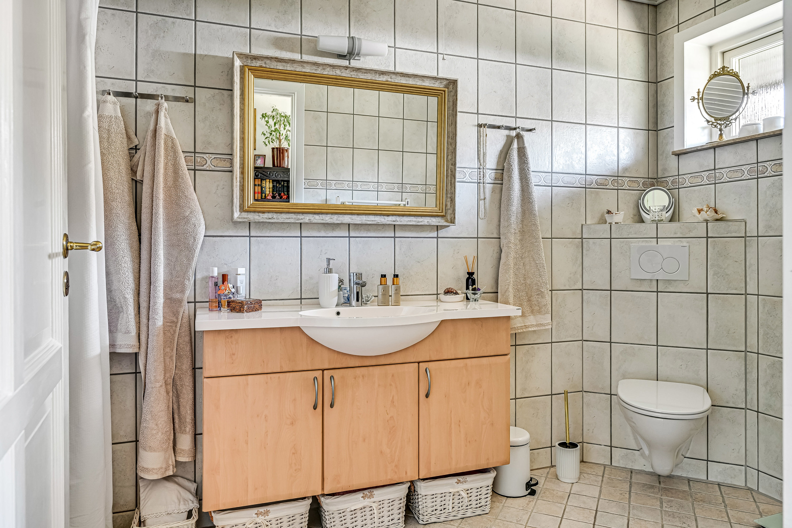 Fremhævet toilet billede i fuldskærmstilstand. Billede af Kløverengen 7, Nordby, 6720 Fanø