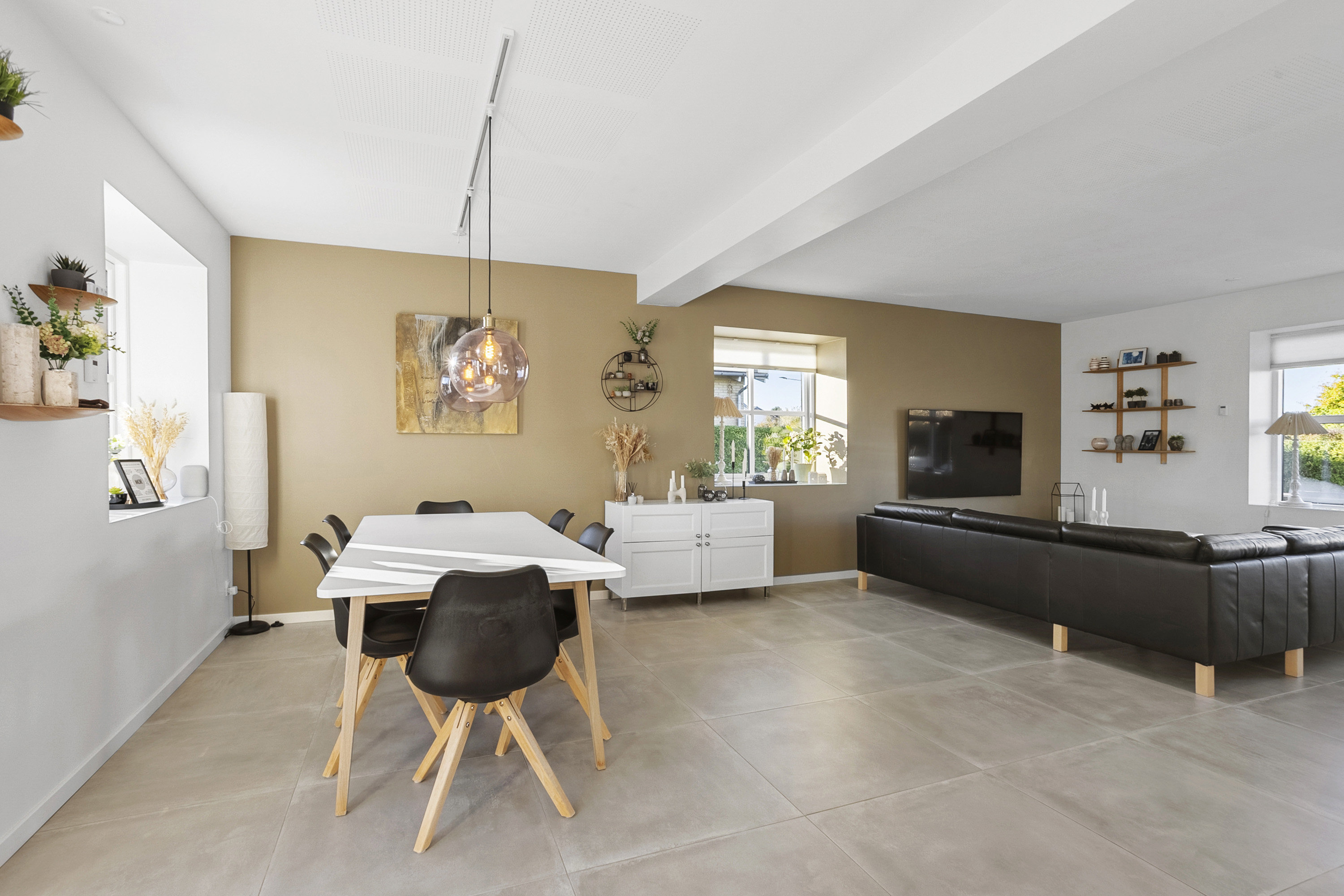 Fremhævet alrum billede i fuldskærmstilstand. Billede af Godthåbsvej 1, Astrup, 9800 Hjørring