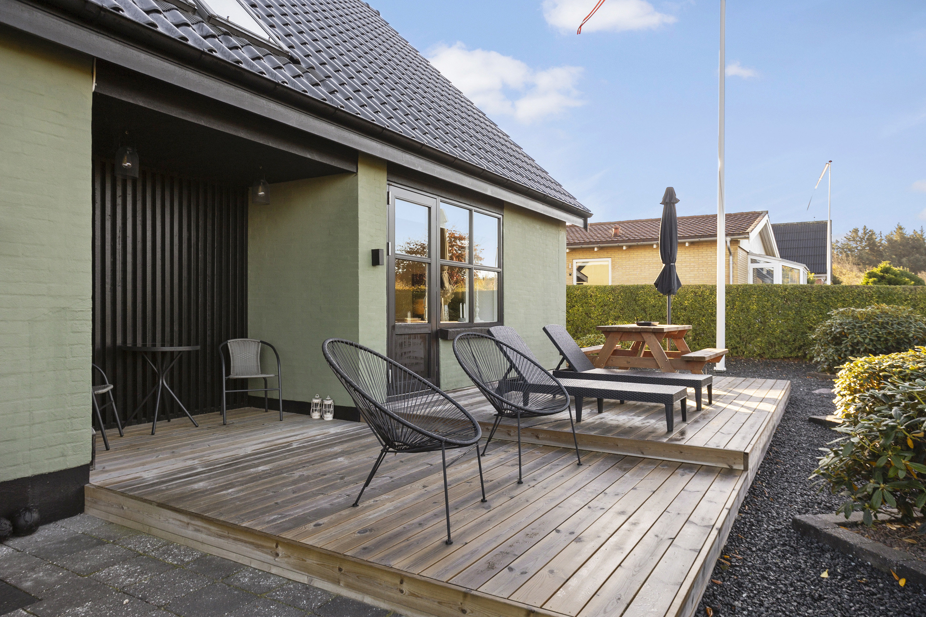 Fremhævet terrasse billede i fuldskærmstilstand. Billede af Godthåbsvej 1, Astrup, 9800 Hjørring