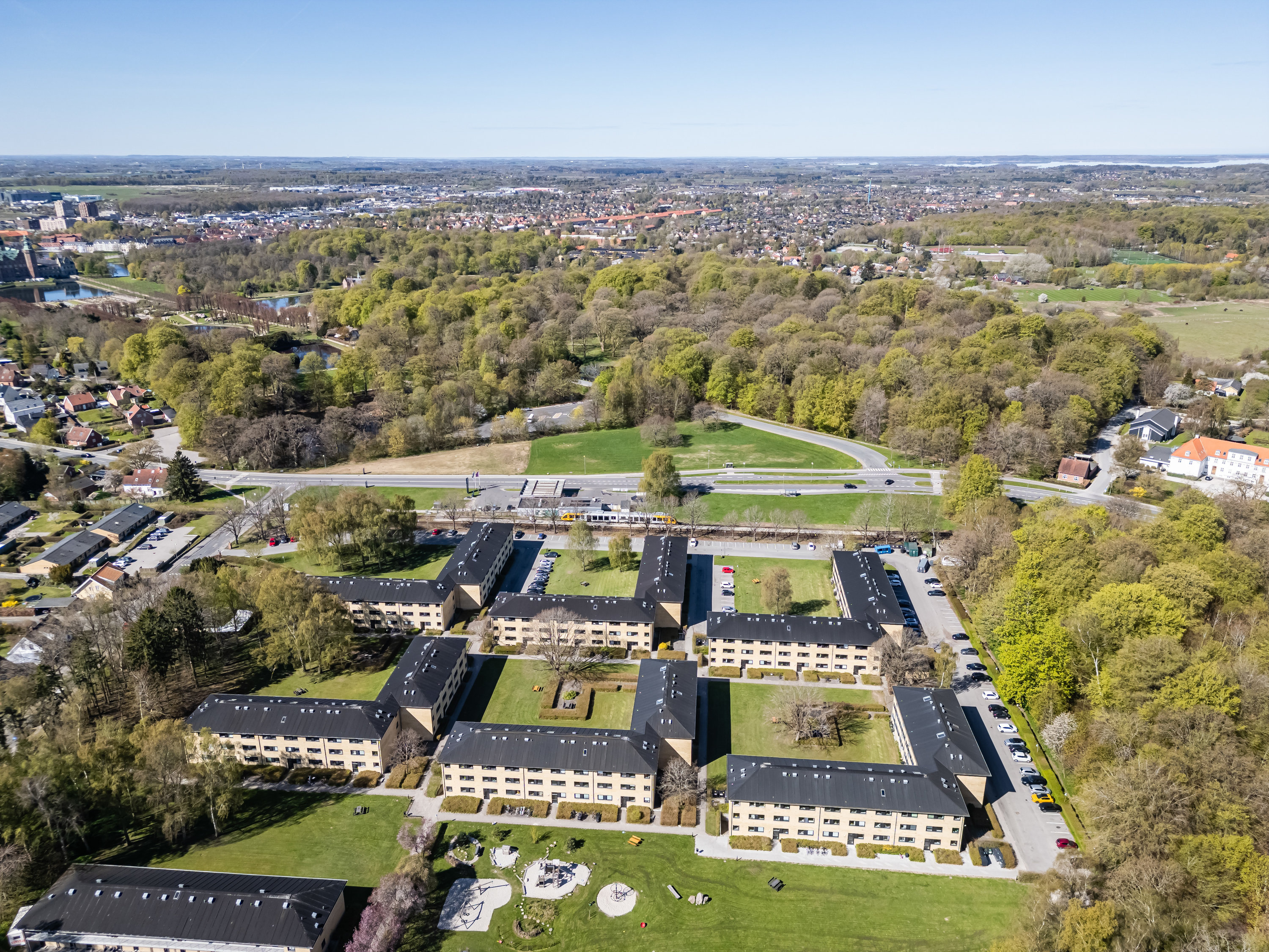 Fremhævet luftfoto billede i fuldskærmstilstand. Billede af Gl. Holmegårdsvej 43, 2. tv., 3400 Hillerød