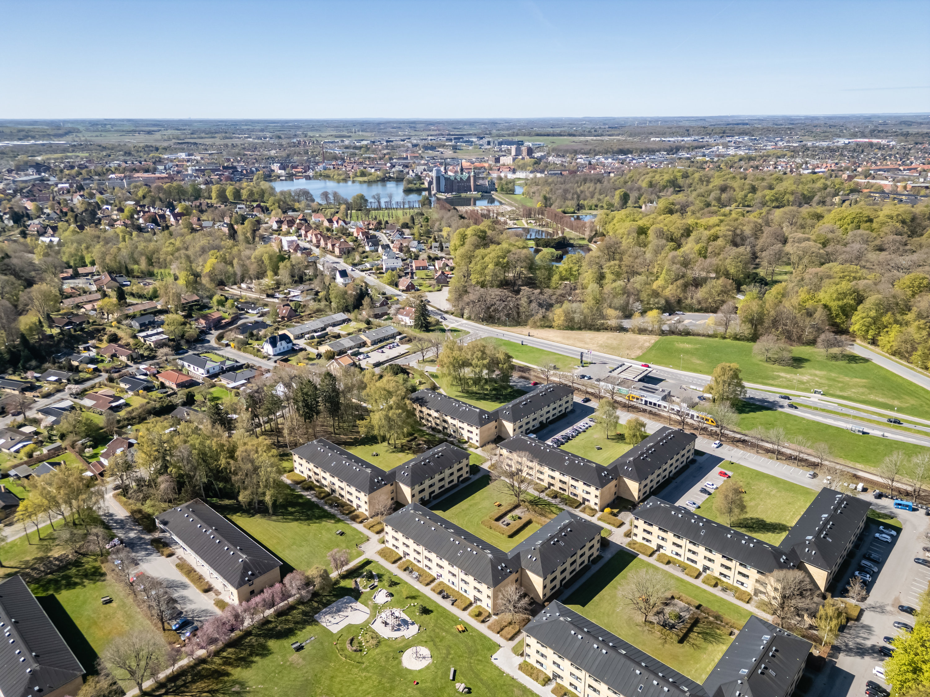 Fremhævet luftfoto billede i fuldskærmstilstand. Billede af Gl. Holmegårdsvej 43, 2. tv., 3400 Hillerød