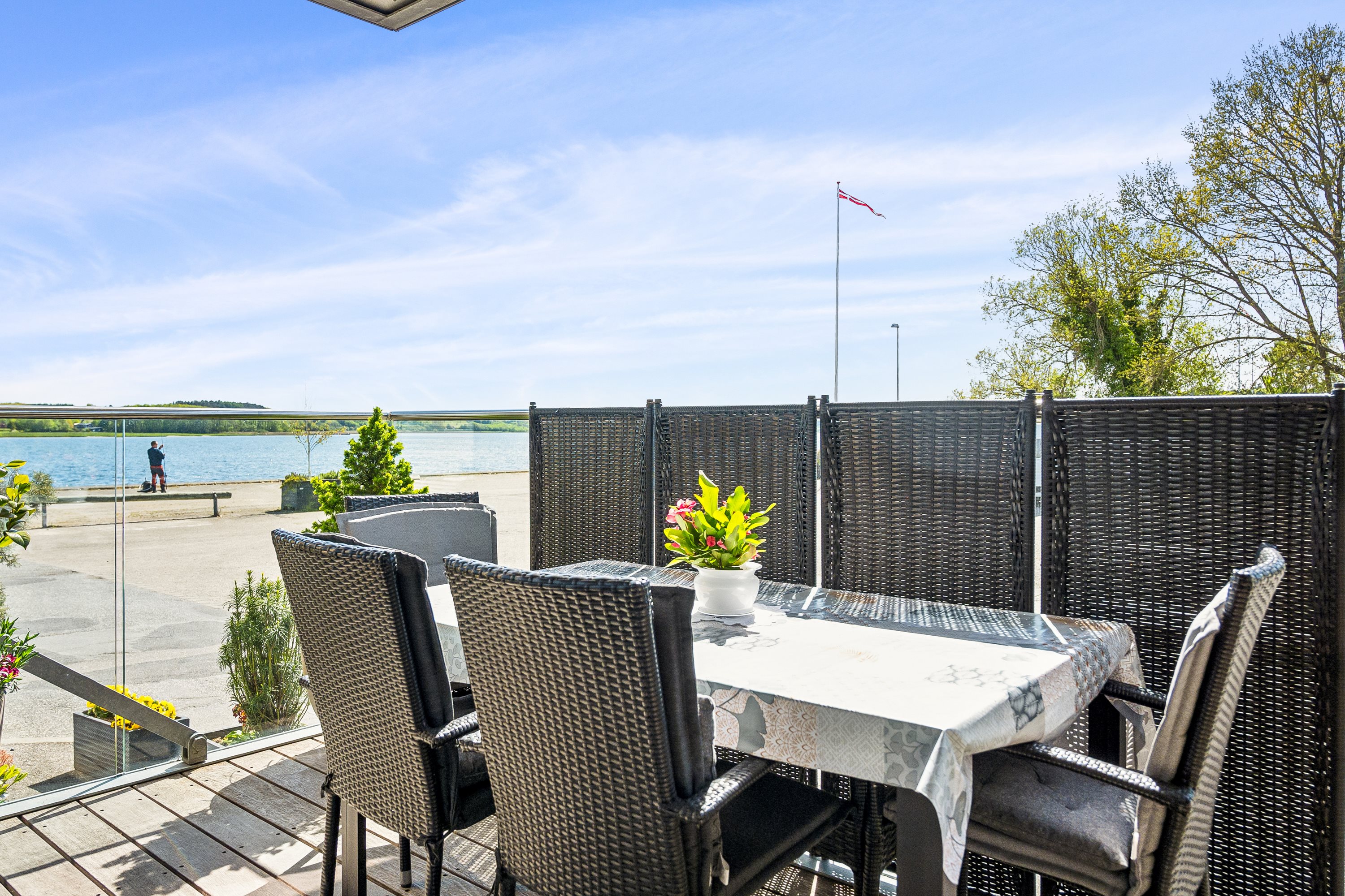 Fremhævet terrasse billede i fuldskærmstilstand. Billede af Havnevej 17, st.. 1., 9560 Hadsund