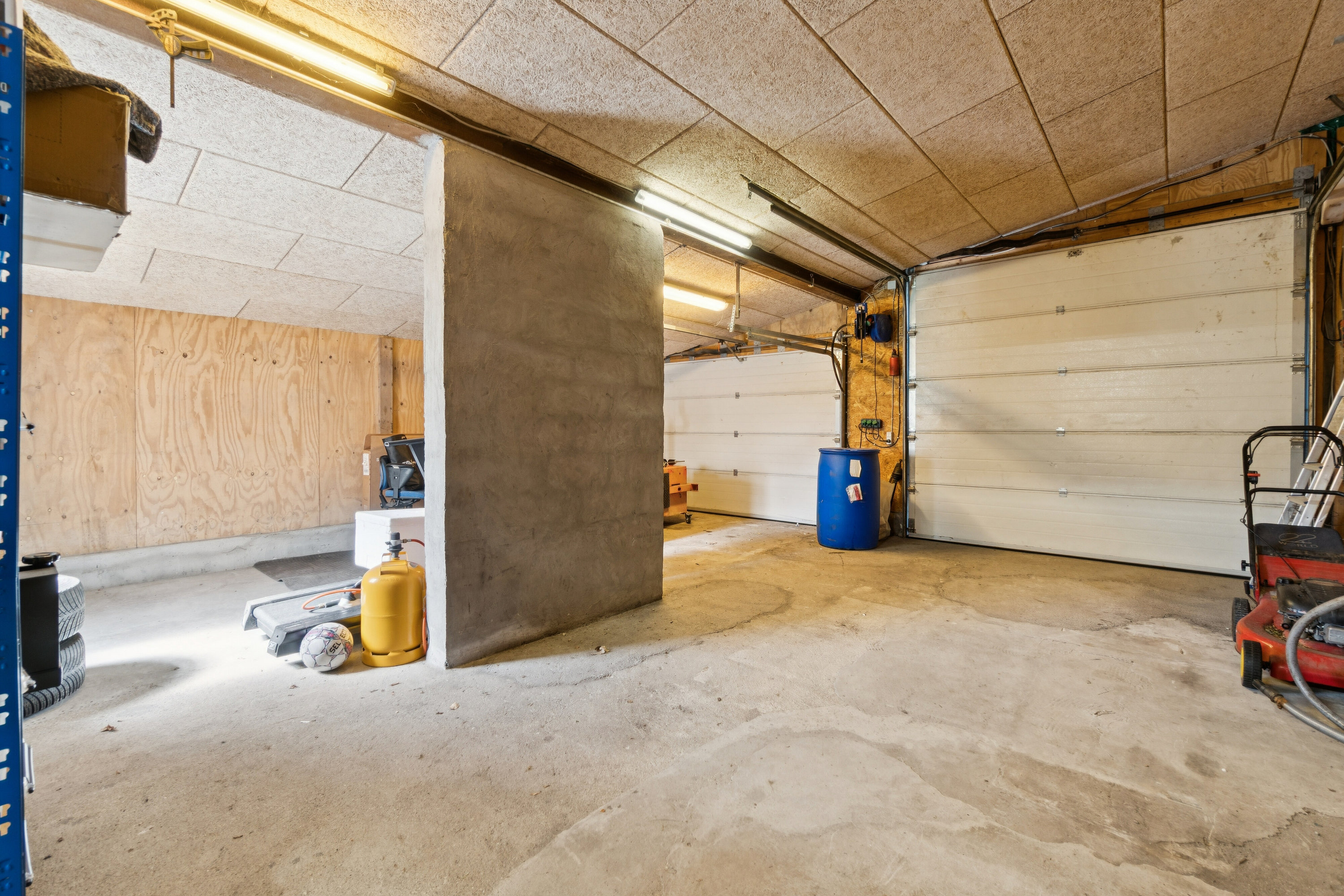 Fremhævet garage billede i fuldskærmstilstand. Billede af Nørrevænget 64, 8600 Silkeborg
