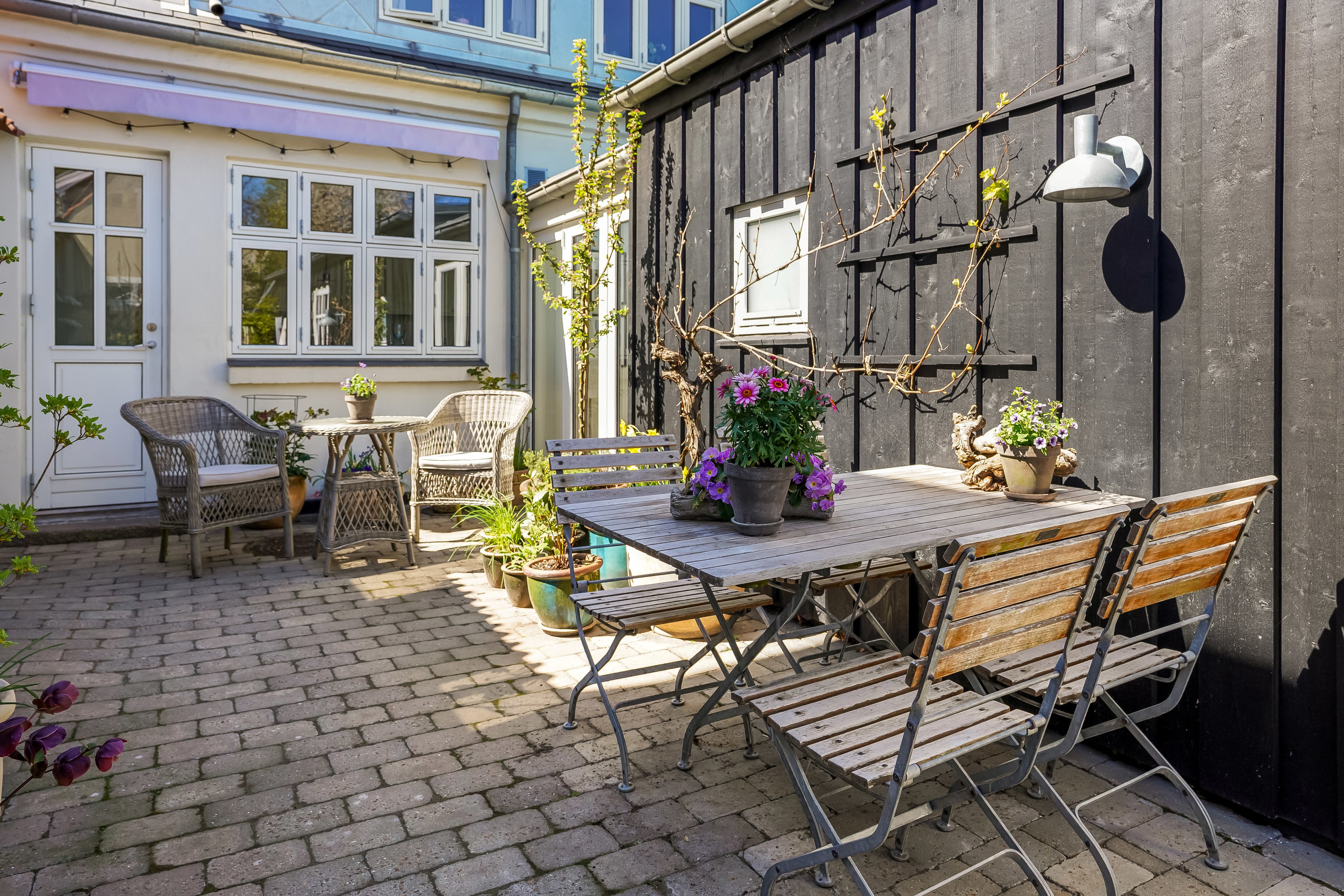 Fremhævet terrasse billede i fuldskærmstilstand. Billede af Hunderupvej 106, 5230 Odense M