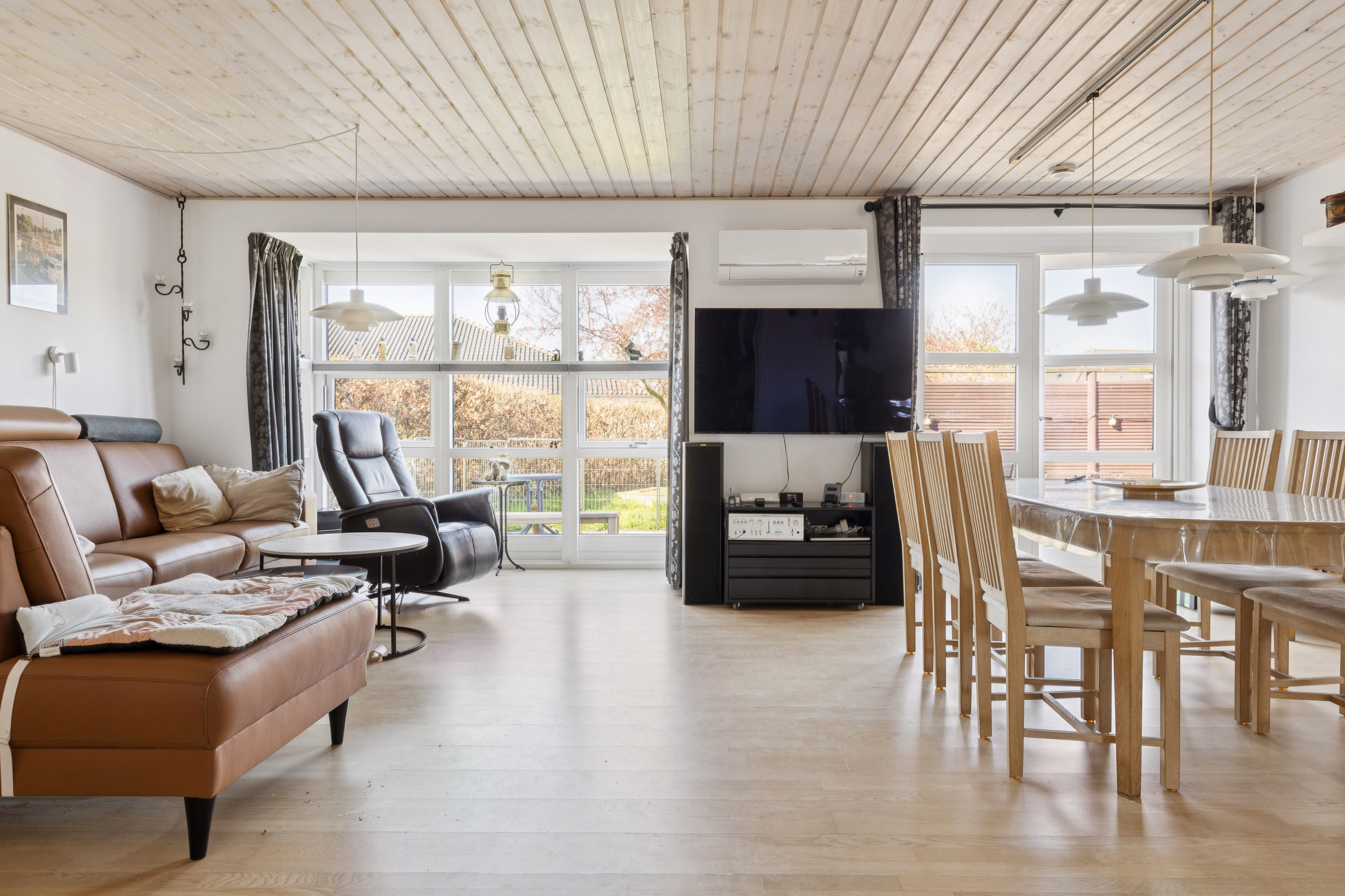 Fremhævet stue billede i fuldskærmstilstand. Billede af Vestre Hovvej 62, 4520 Svinninge
