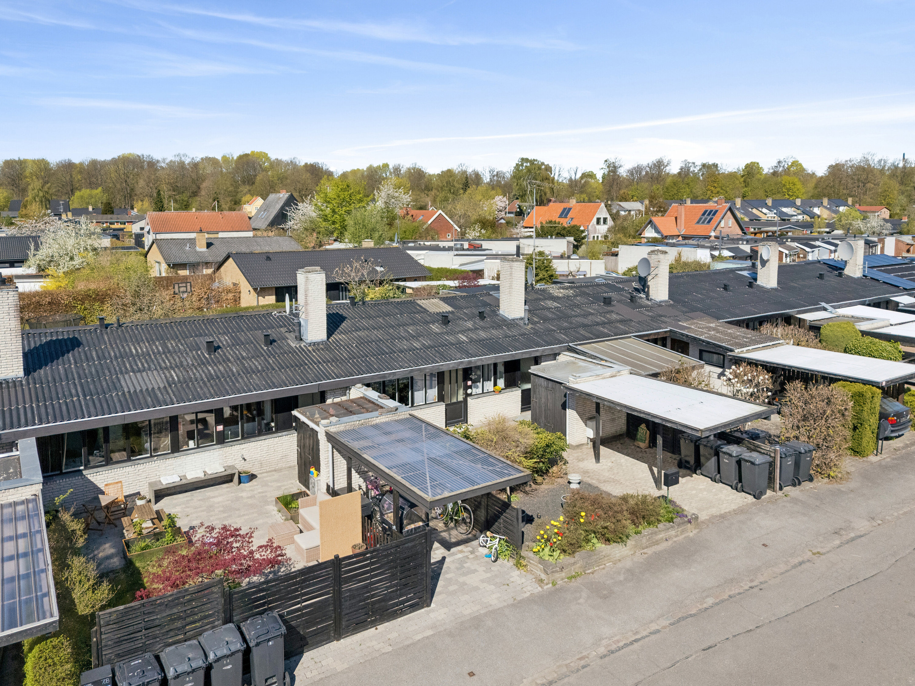 Fremhævet set fra vejen billede i fuldskærmstilstand. Billede af Knud Anchers Vej 70B, 2610 Rødovre