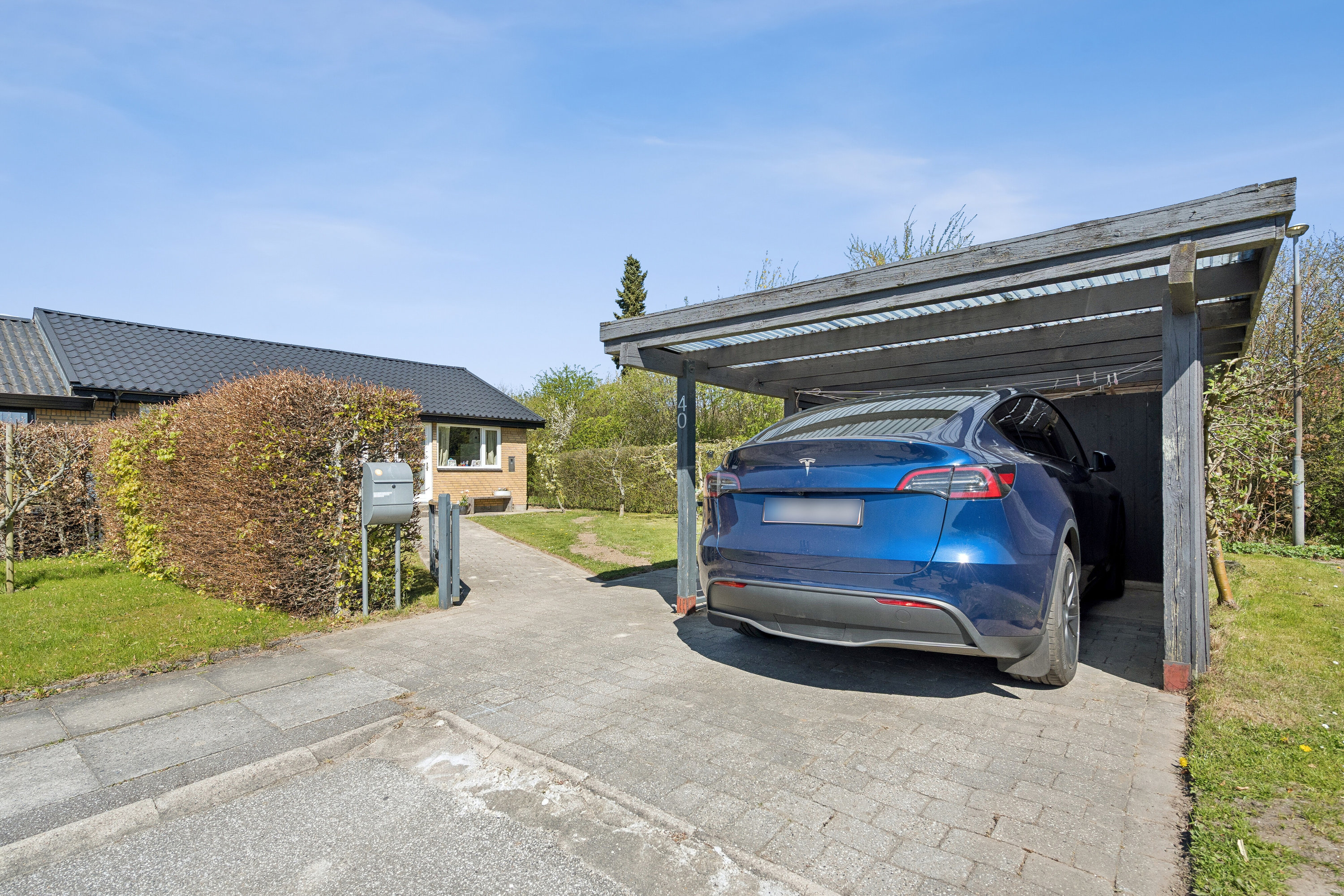 Fremhævet carport billede i fuldskærmstilstand. Billede af Kirkevænget 40, 8310 Tranbjerg J
