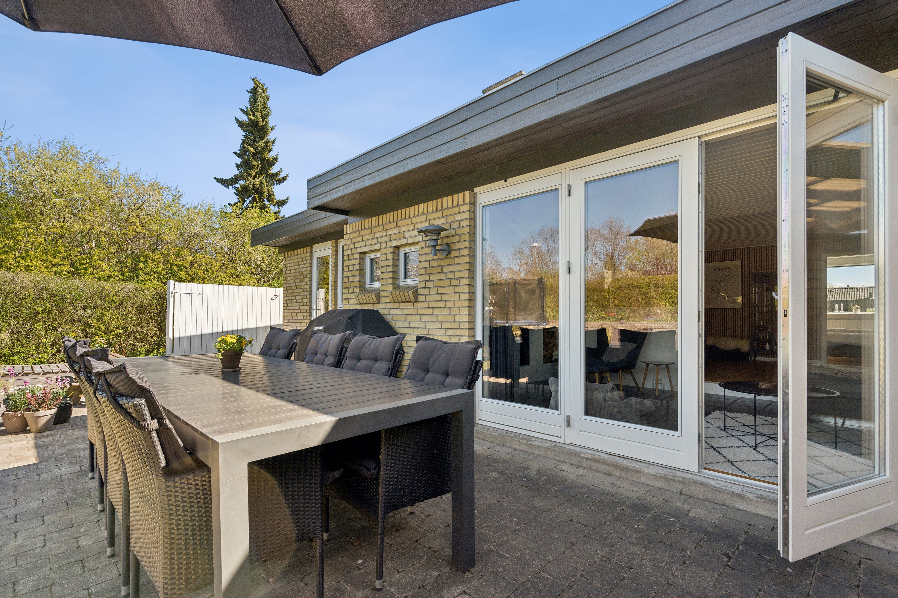 Fremhævet terrasse billede i fuldskærmstilstand. Billede af Kirkevænget 40, 8310 Tranbjerg J