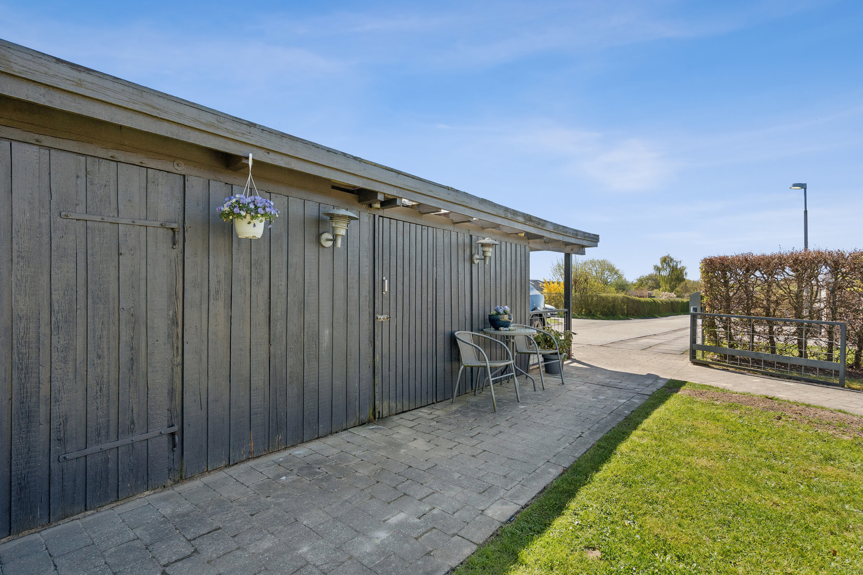 Fremhævet carport billede i fuldskærmstilstand. Billede af Kirkevænget 40, 8310 Tranbjerg J