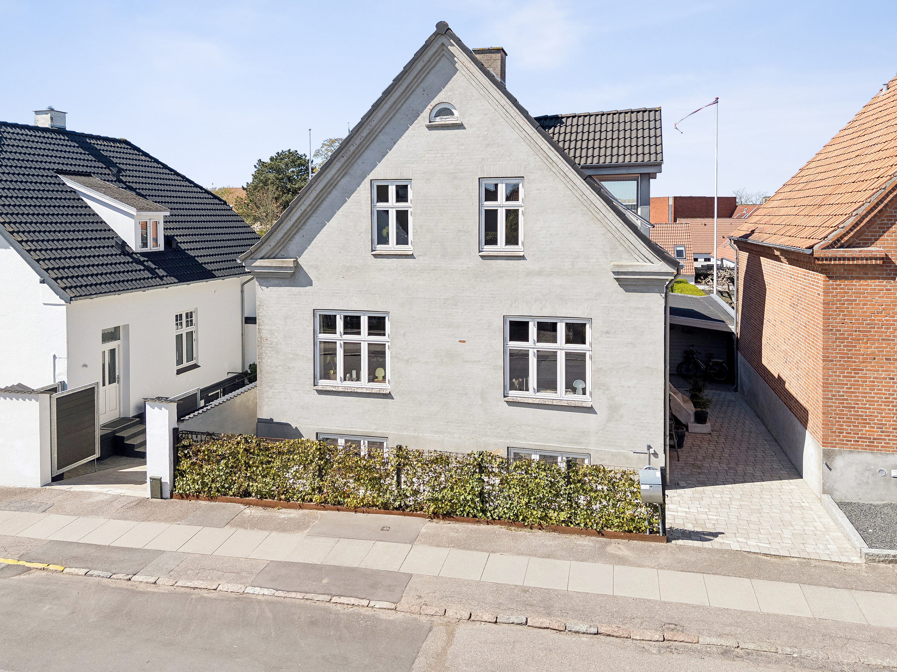 Fremhævet set fra vejen billede i fuldskærmstilstand. Billede af Fredensgade 10, 4200 Slagelse