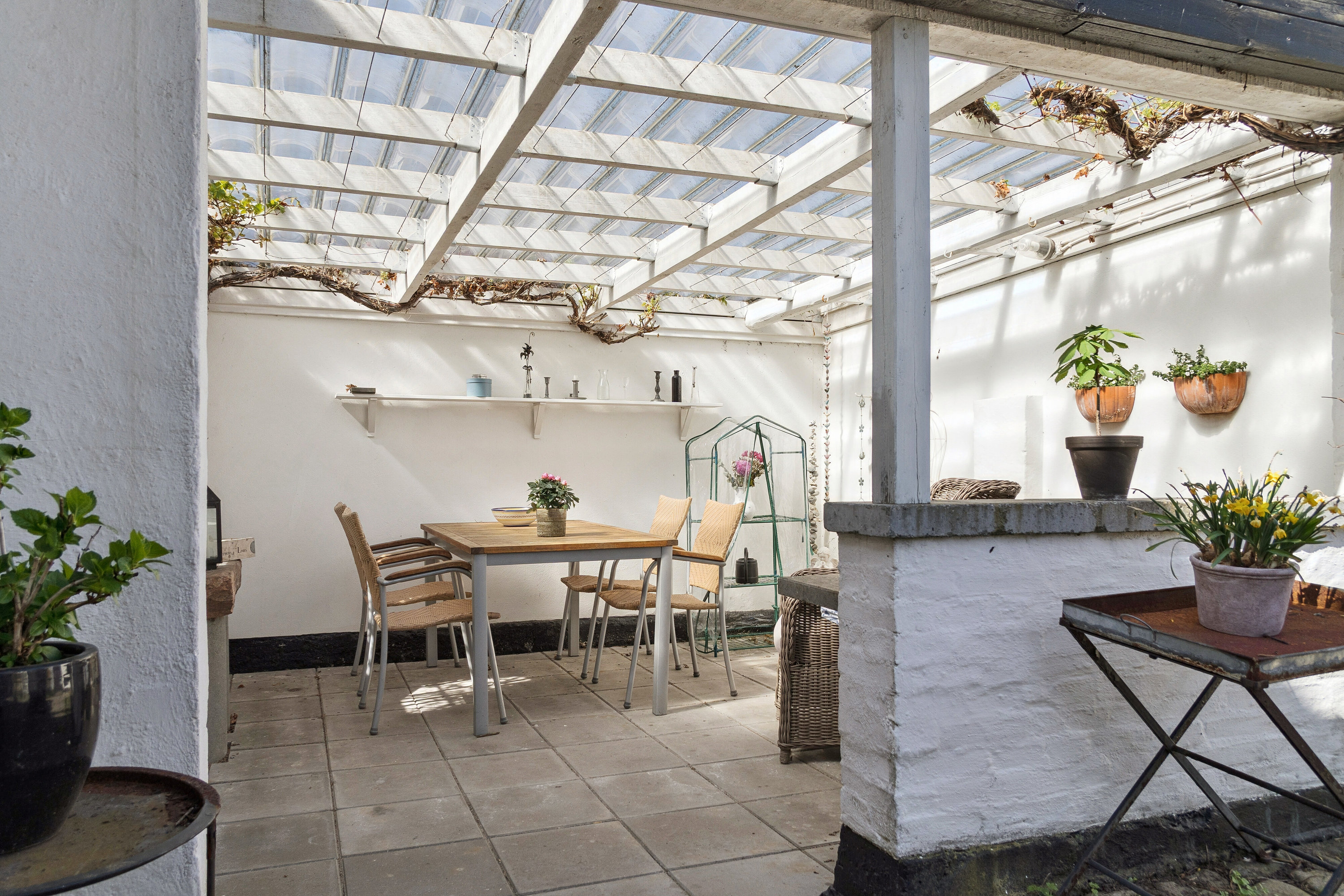 Fremhævet overdækket terrasse billede i fuldskærmstilstand. Billede af Rantzausmindevej 118, 5700 Svendborg