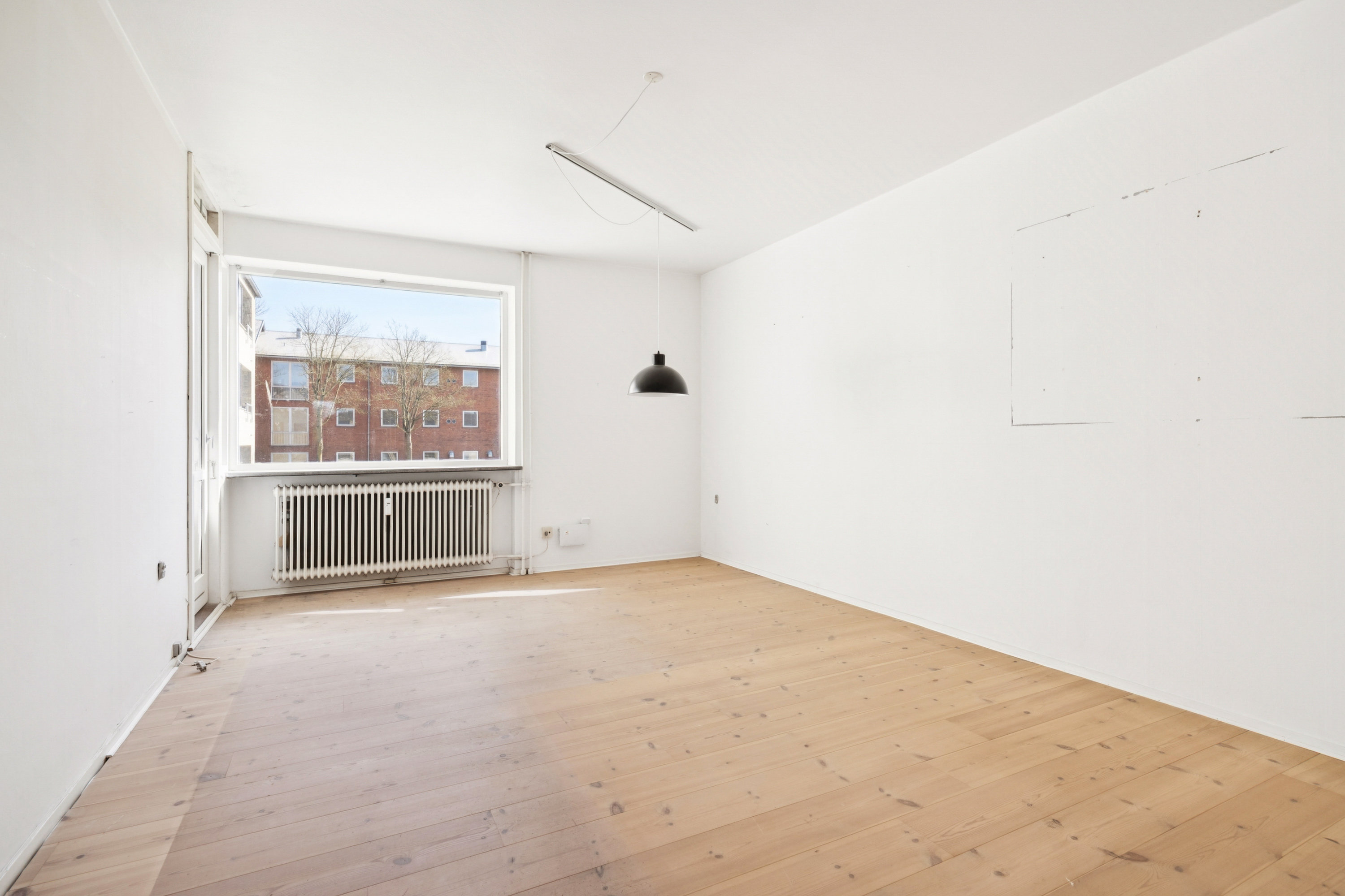 Fremhævet stue billede i fuldskærmstilstand. Billede af Lindholmsvej 77B, 1. th., 9400 Nørresundby