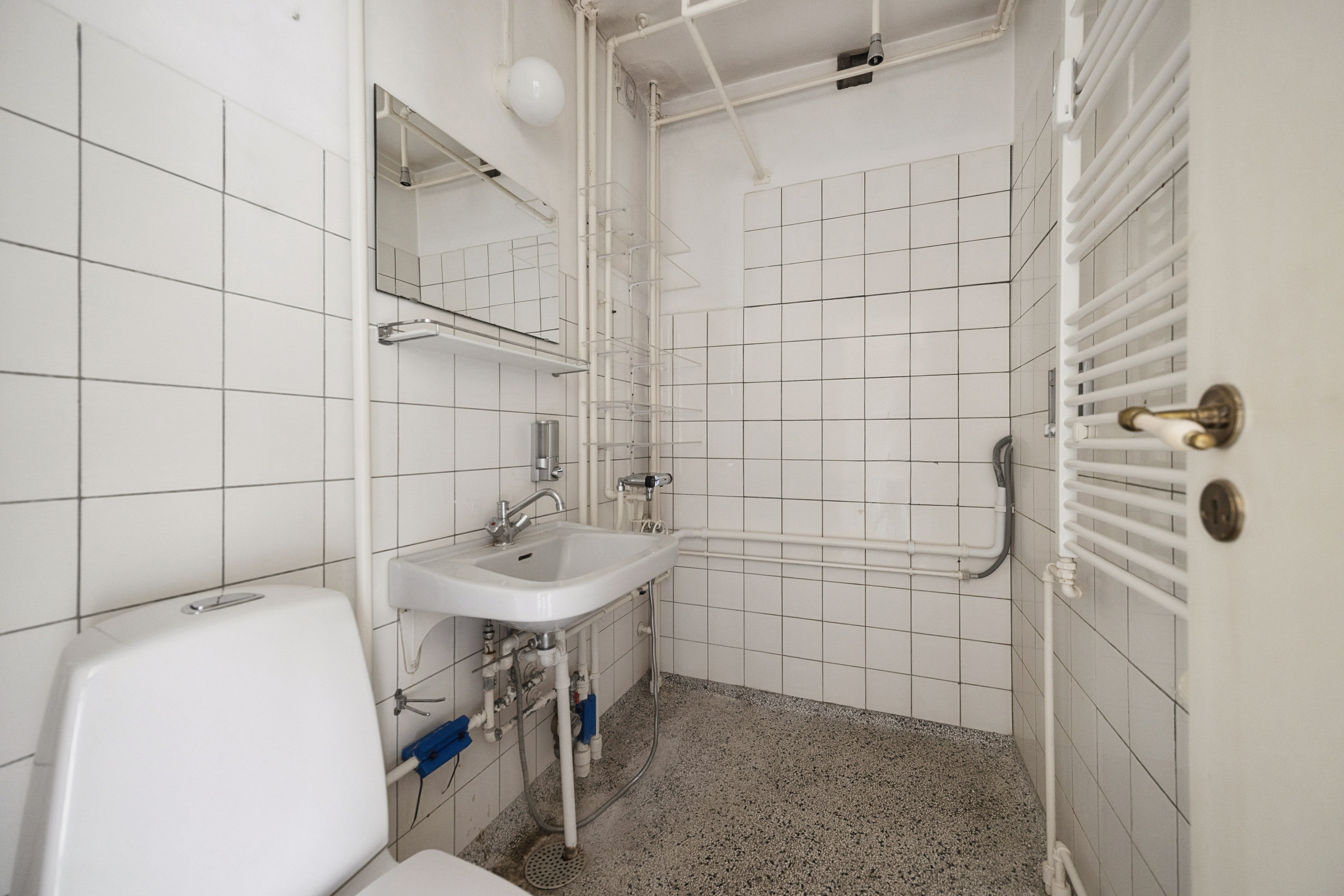 Fremhævet badeværelse billede i fuldskærmstilstand. Billede af Lindholmsvej 77B, 1. th., 9400 Nørresundby