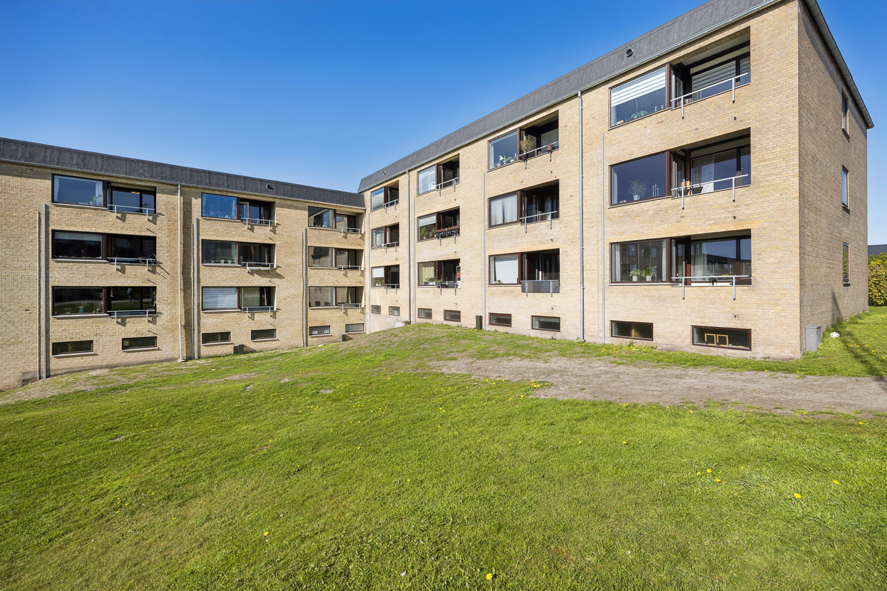 Fremhævet andet billede i fuldskærmstilstand. Billede af Lindholmsvej 77B, 1. th., 9400 Nørresundby