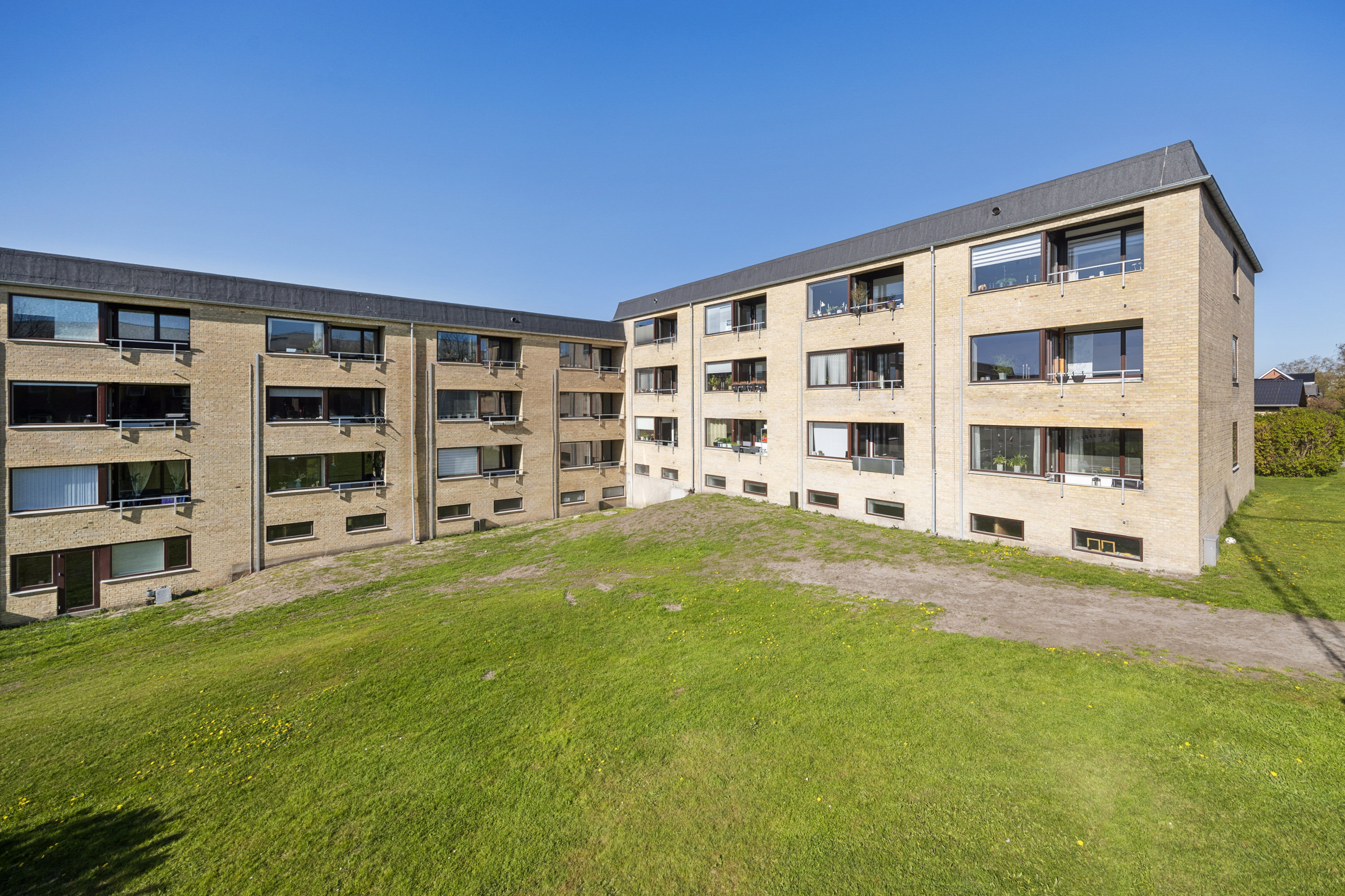 Fremhævet andet billede i fuldskærmstilstand. Billede af Lindholmsvej 77B, 1. th., 9400 Nørresundby