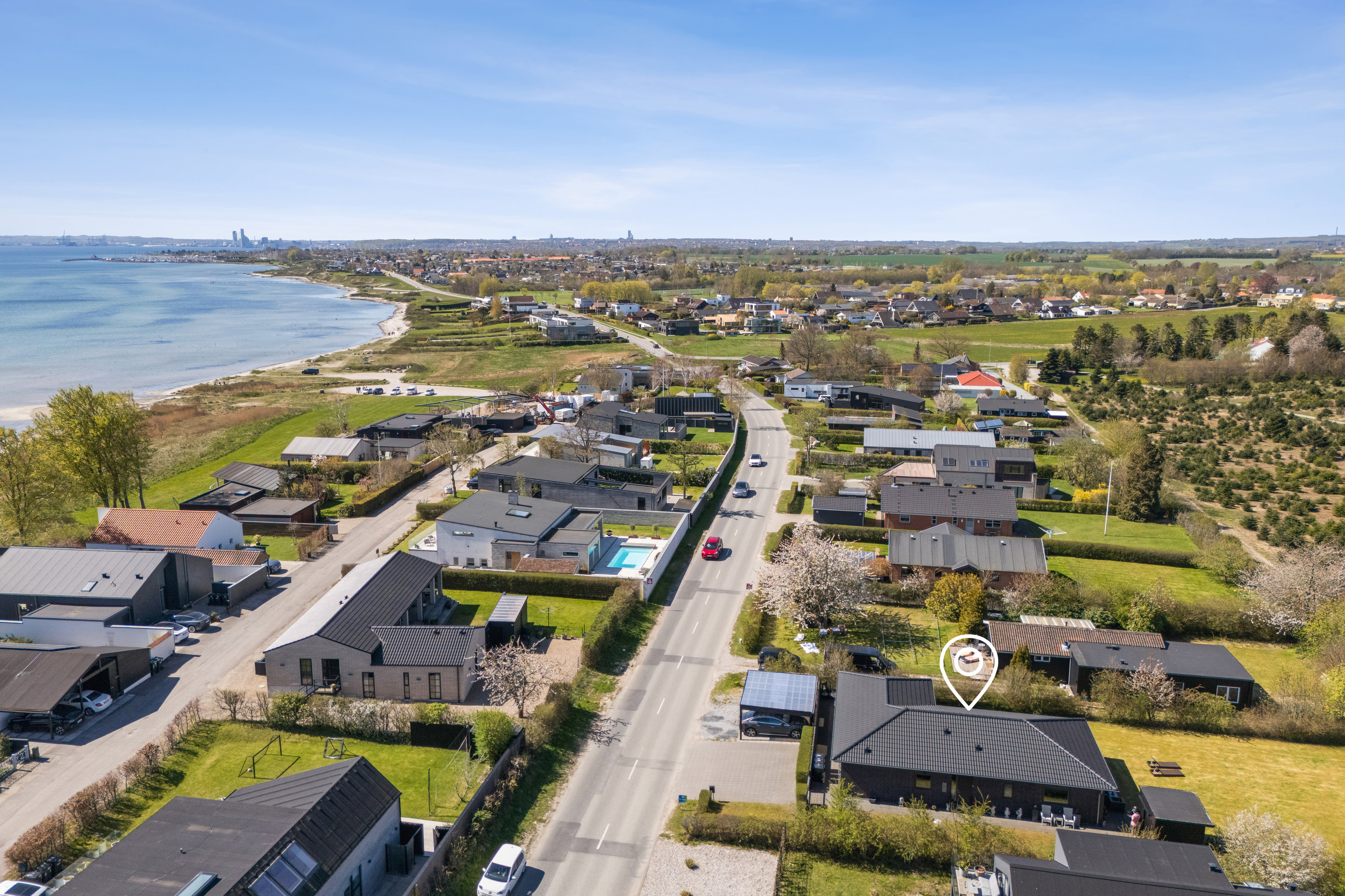 Fremhævet luftfoto billede i fuldskærmstilstand. Billede af Strandvangsvej 21, 8250 Egå