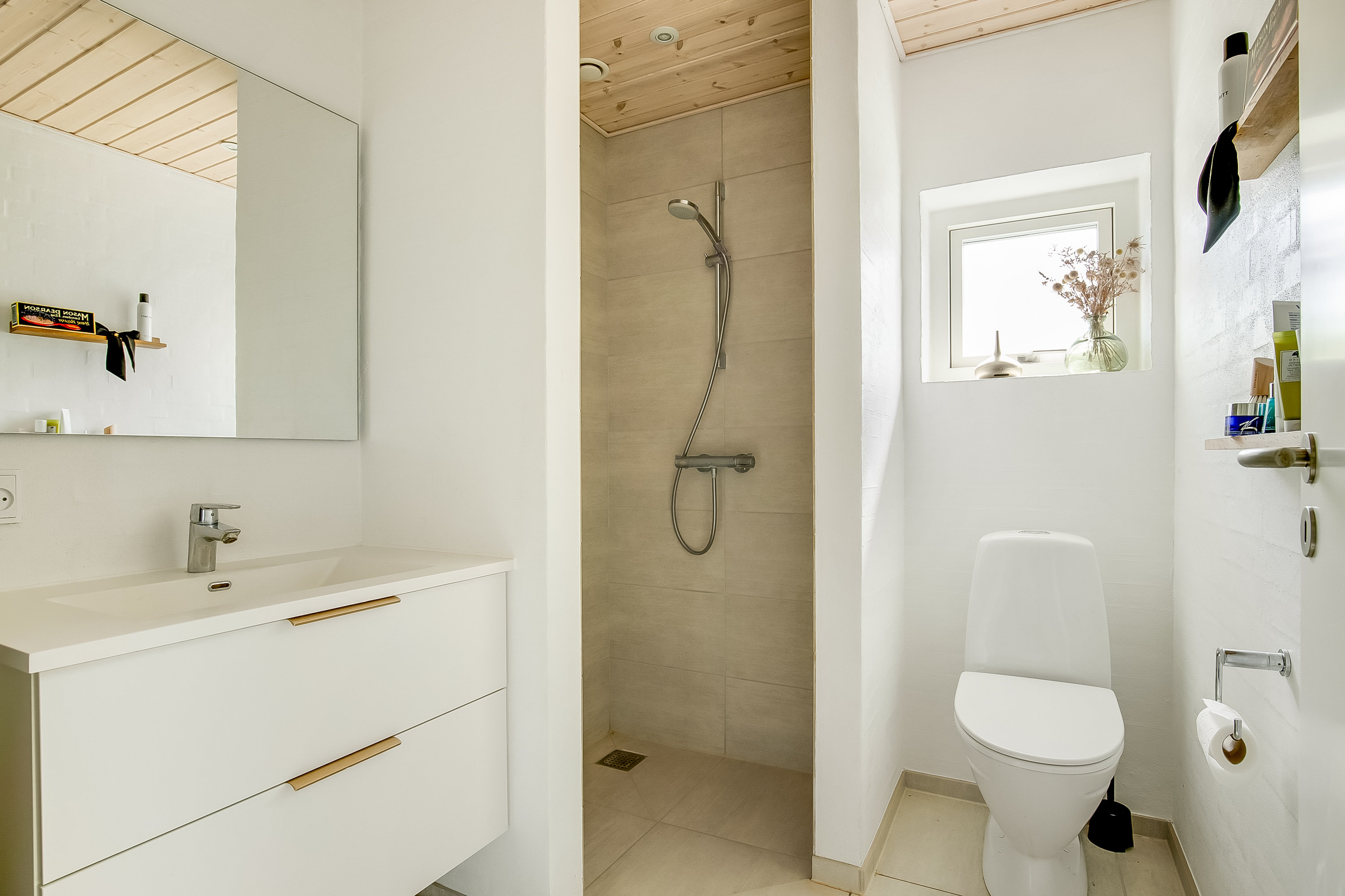 Fremhævet badeværelse billede i fuldskærmstilstand. Billede af Skovhaven 12, 7080 Børkop
