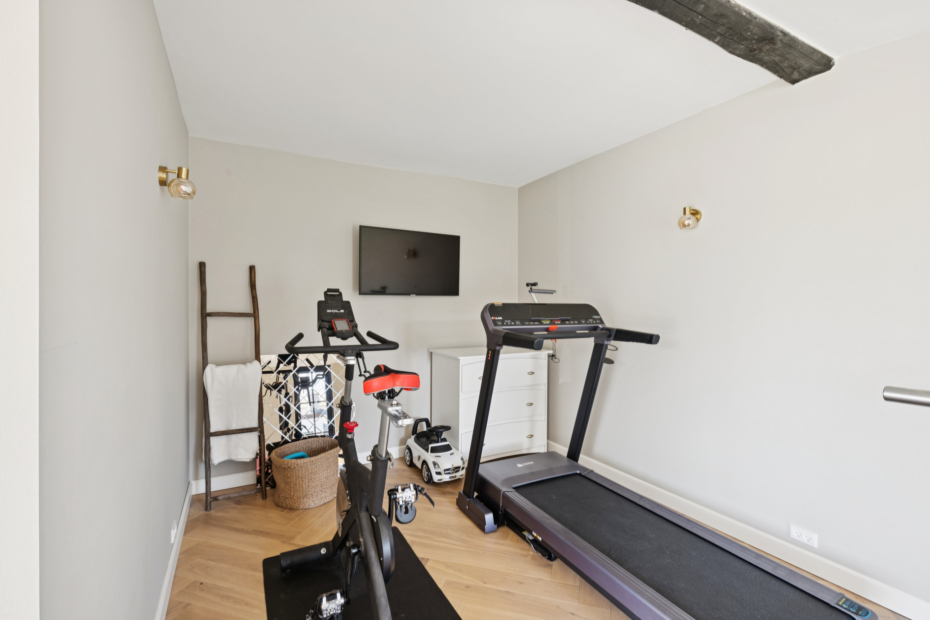 Fremhævet gym billede i fuldskærmstilstand. Billede af Langs Sletten 6, 2800 Kongens Lyngby