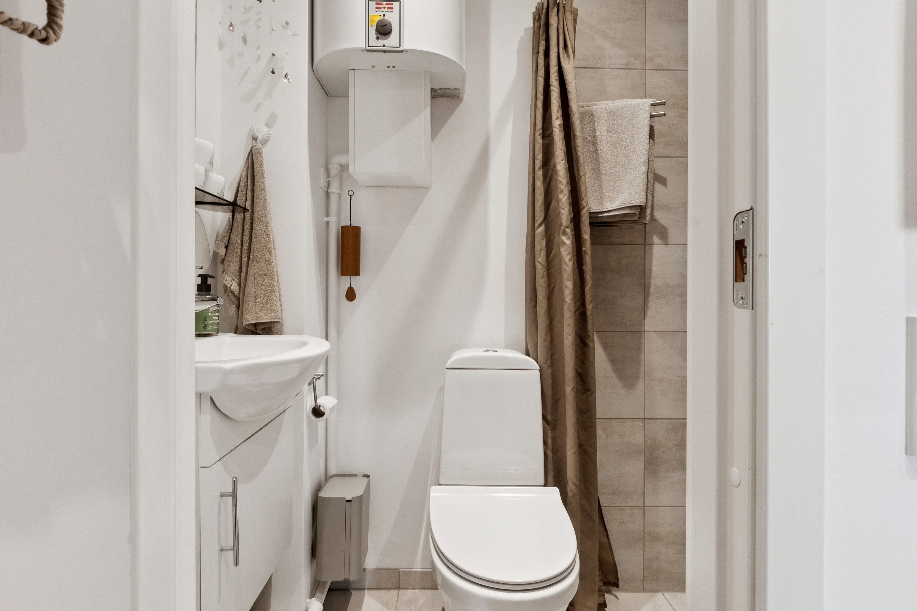 Fremhævet badeværelse billede i fuldskærmstilstand. Billede af Sabroesvej 15B, 2. th., 3000 Helsingør