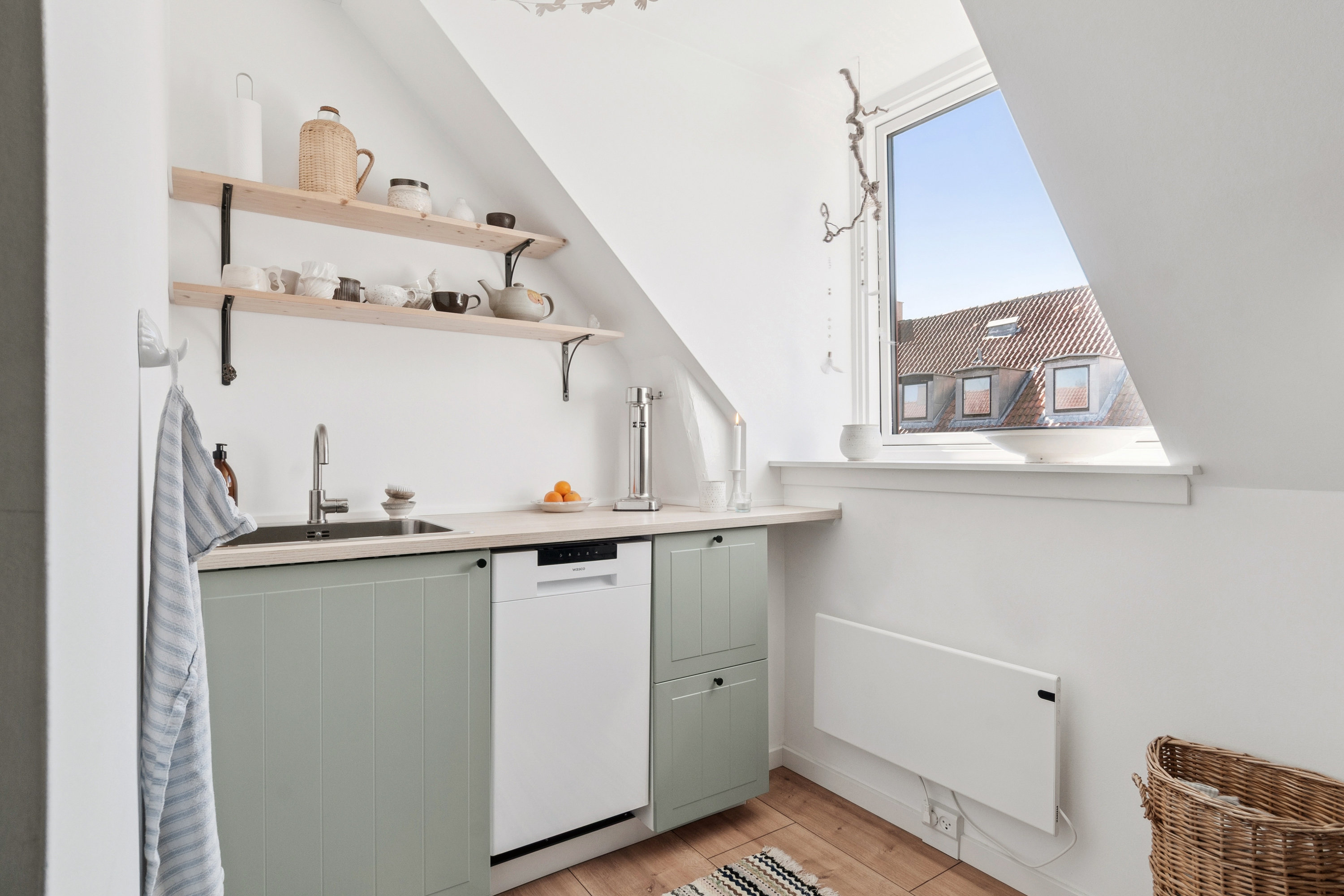 Fremhævet køkken billede i fuldskærmstilstand. Billede af Sabroesvej 15B, 2. th., 3000 Helsingør