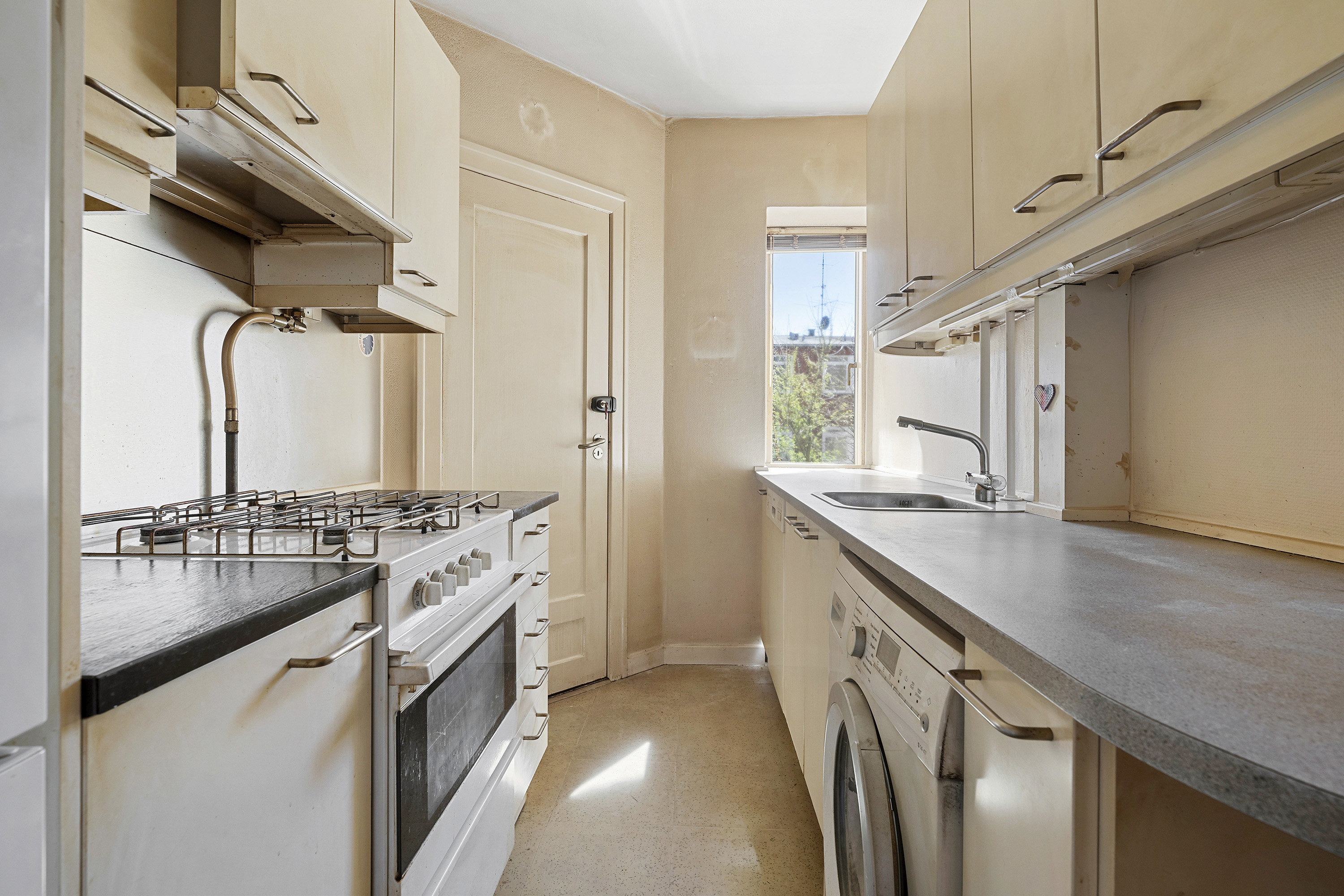 Fremhævet køkken billede i fuldskærmstilstand. Billede af Ordrupvej 67, 2. th., 2920 Charlottenlund