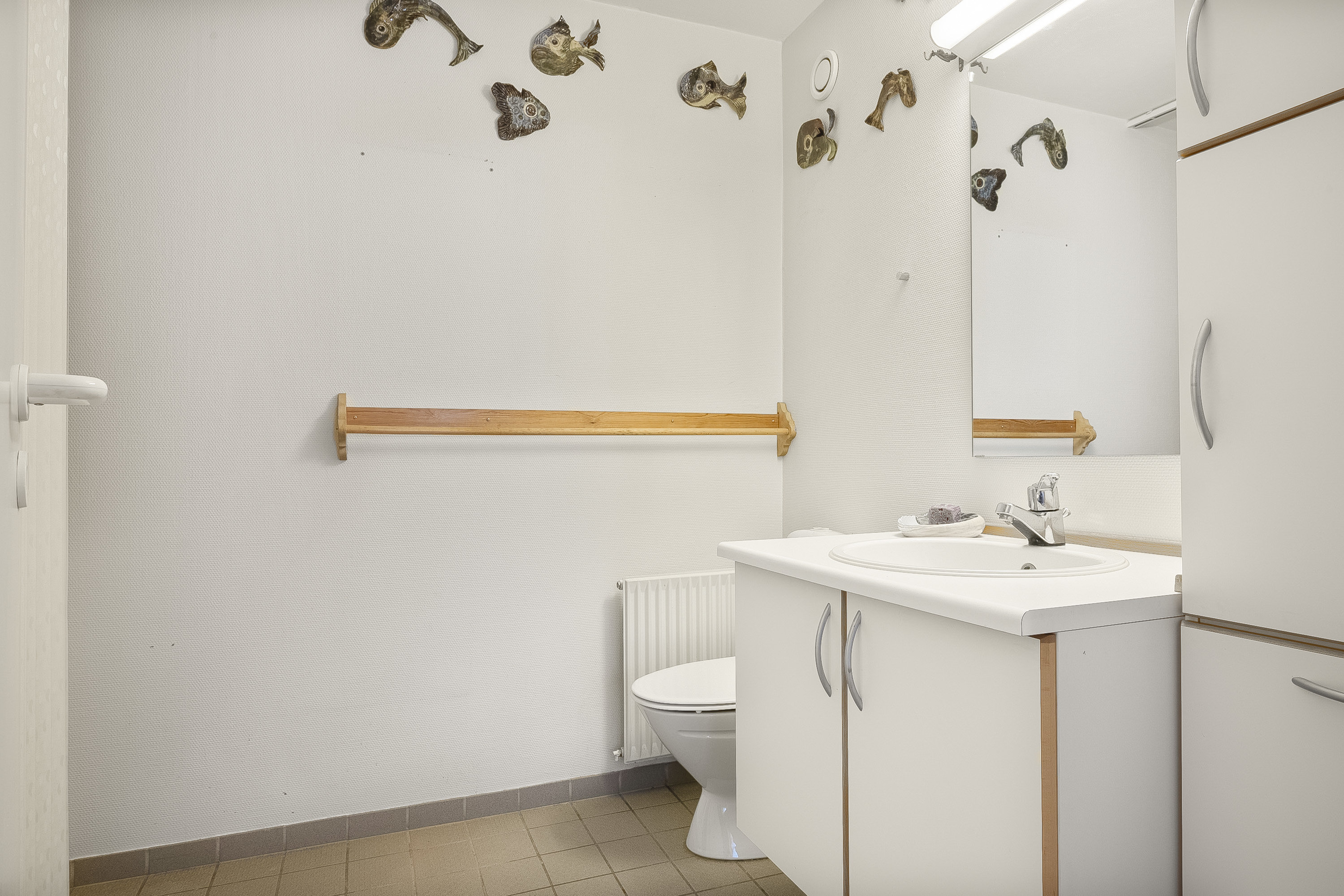 Fremhævet toilet billede i fuldskærmstilstand. Billede af Teatergården 2, 1. tv., 8700 Horsens