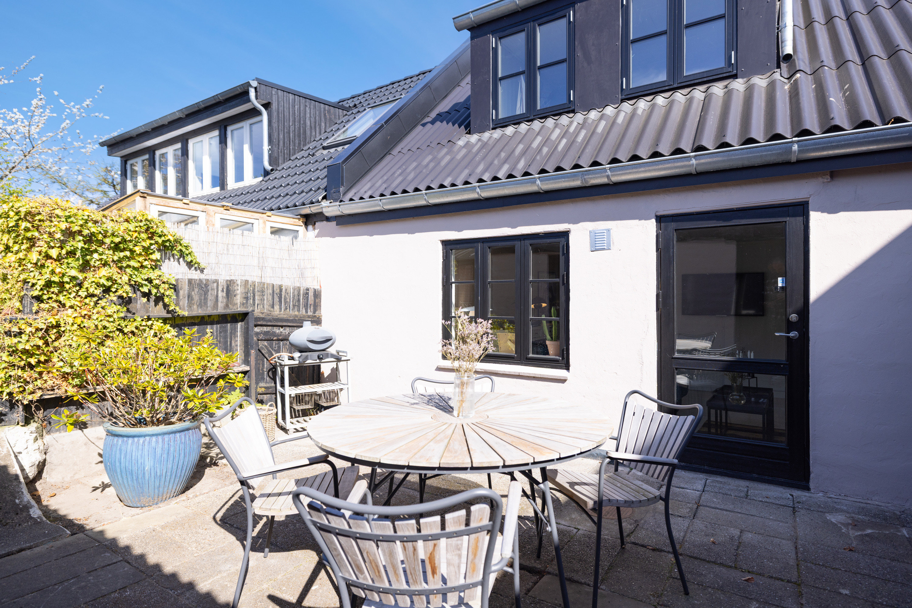 Fremhævet  billede i fuldskærmstilstand. Billede af Åby Kirkevej 2, 8230 Åbyhøj