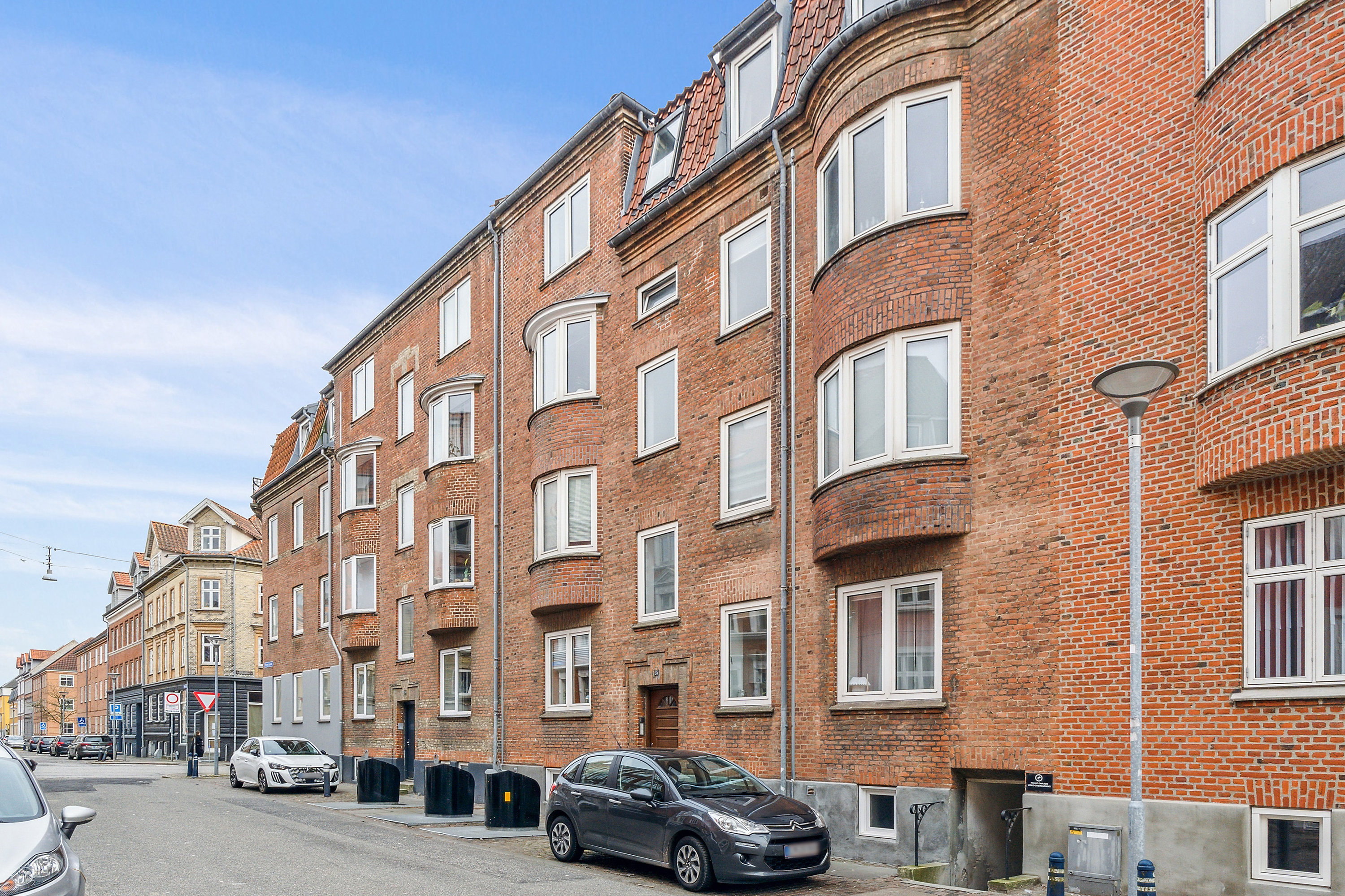 Fremhævet ejendommen billede i fuldskærmstilstand. Billede af Fredericiagade 25, st.. tv., 9000 Aalborg