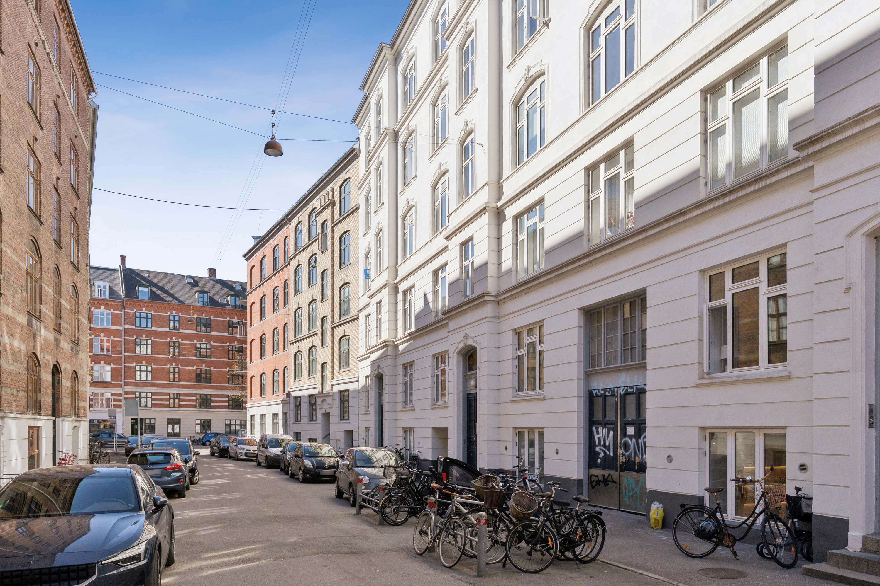 Fremhævet andet billede i fuldskærmstilstand. Billede af Jellingegade 3, 2. tv., 2100 København Ø