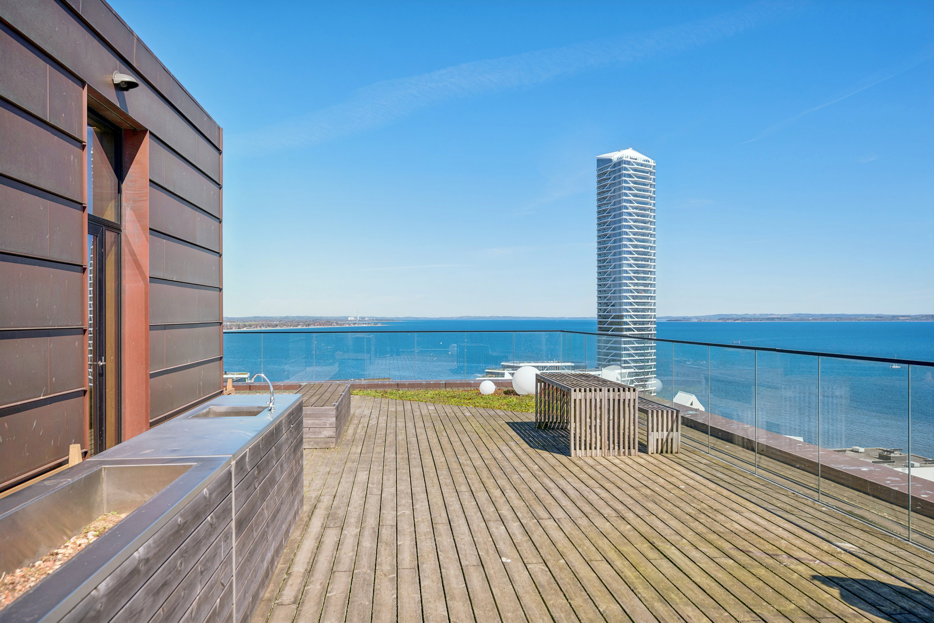 Fremhævet terrasse billede i fuldskærmstilstand. Billede af Irma Pedersens Gade 116, 11. 3., 8000 Aarhus C