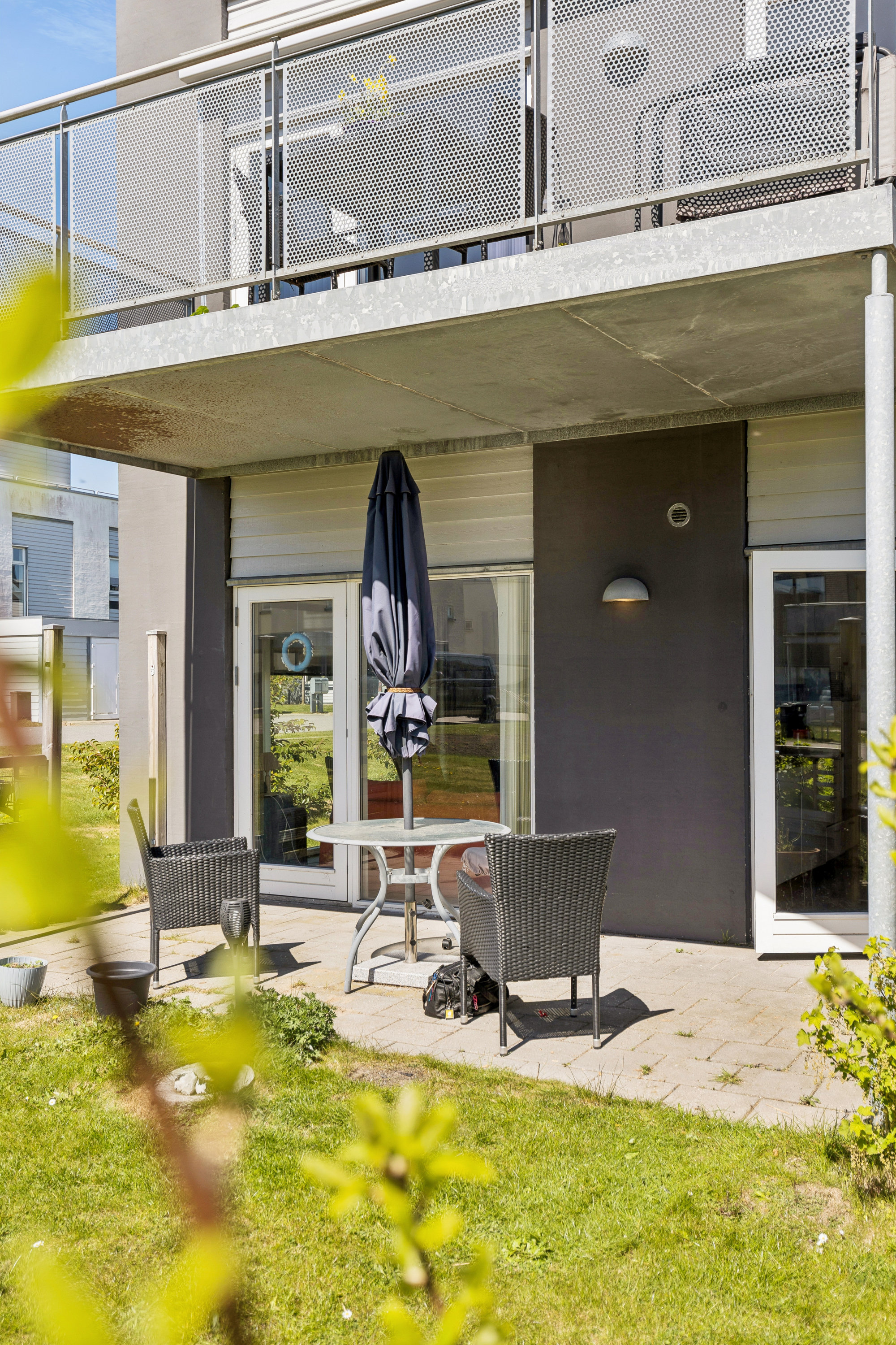 Fremhævet terrasse billede i fuldskærmstilstand. Billede af Græsholmvænget 46, st.., 5610 Assens