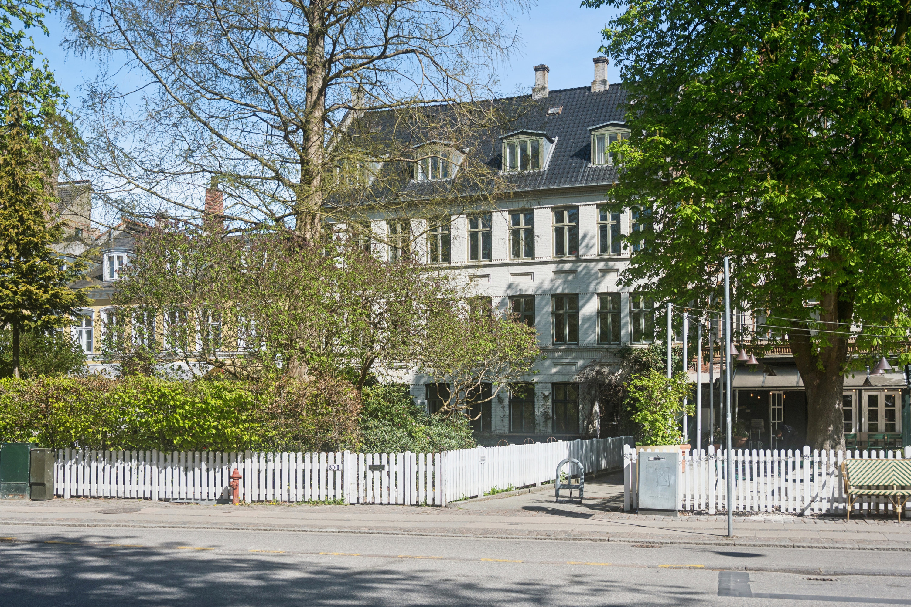 Fremhævet andet billede i fuldskærmstilstand. Billede af Allegade 8E, 1., 2000 Frederiksberg