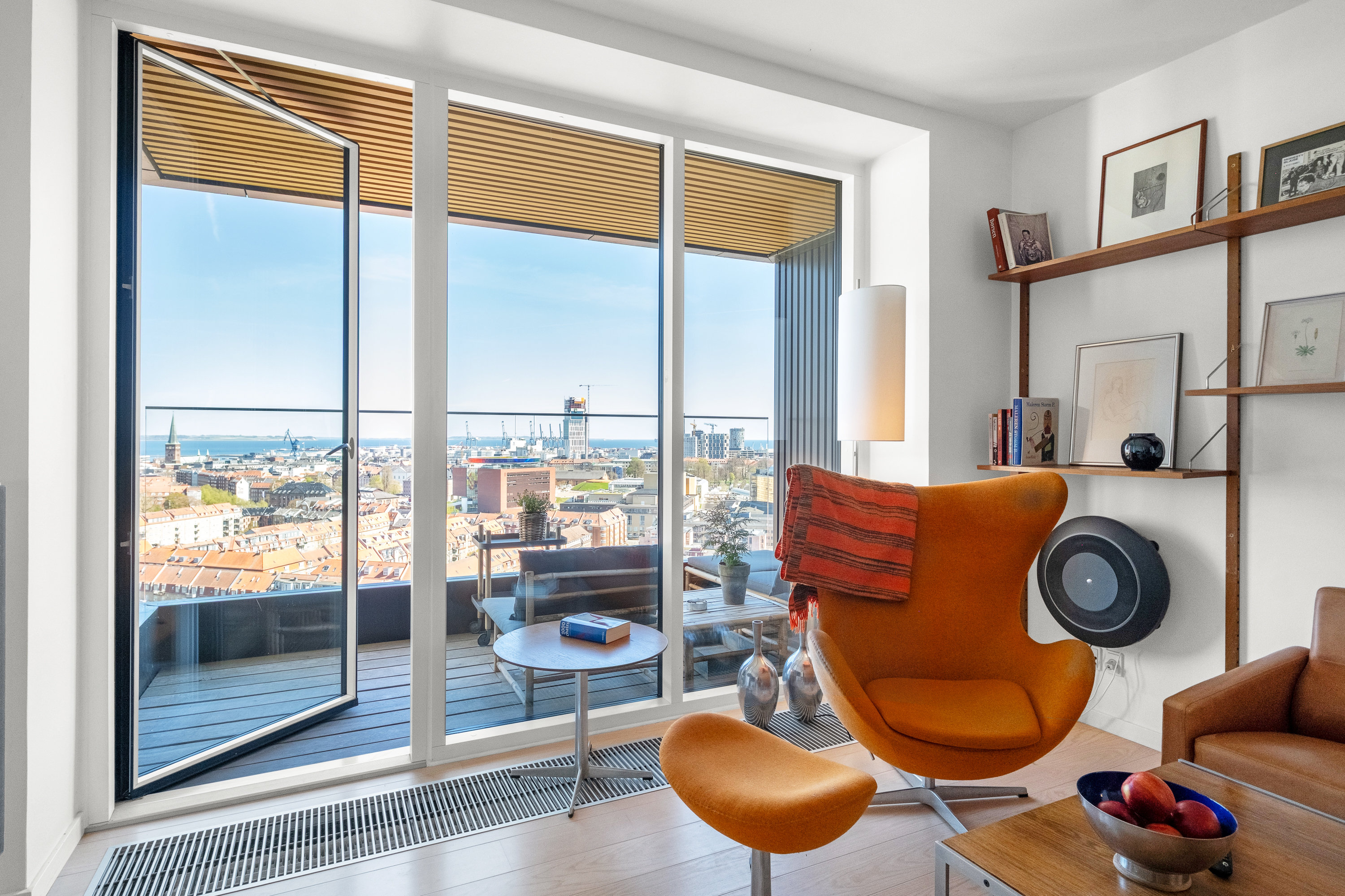 Fremhævet stue billede i fuldskærmstilstand. Billede af Ceres Allé 7, 16. 1., 8000 Aarhus C